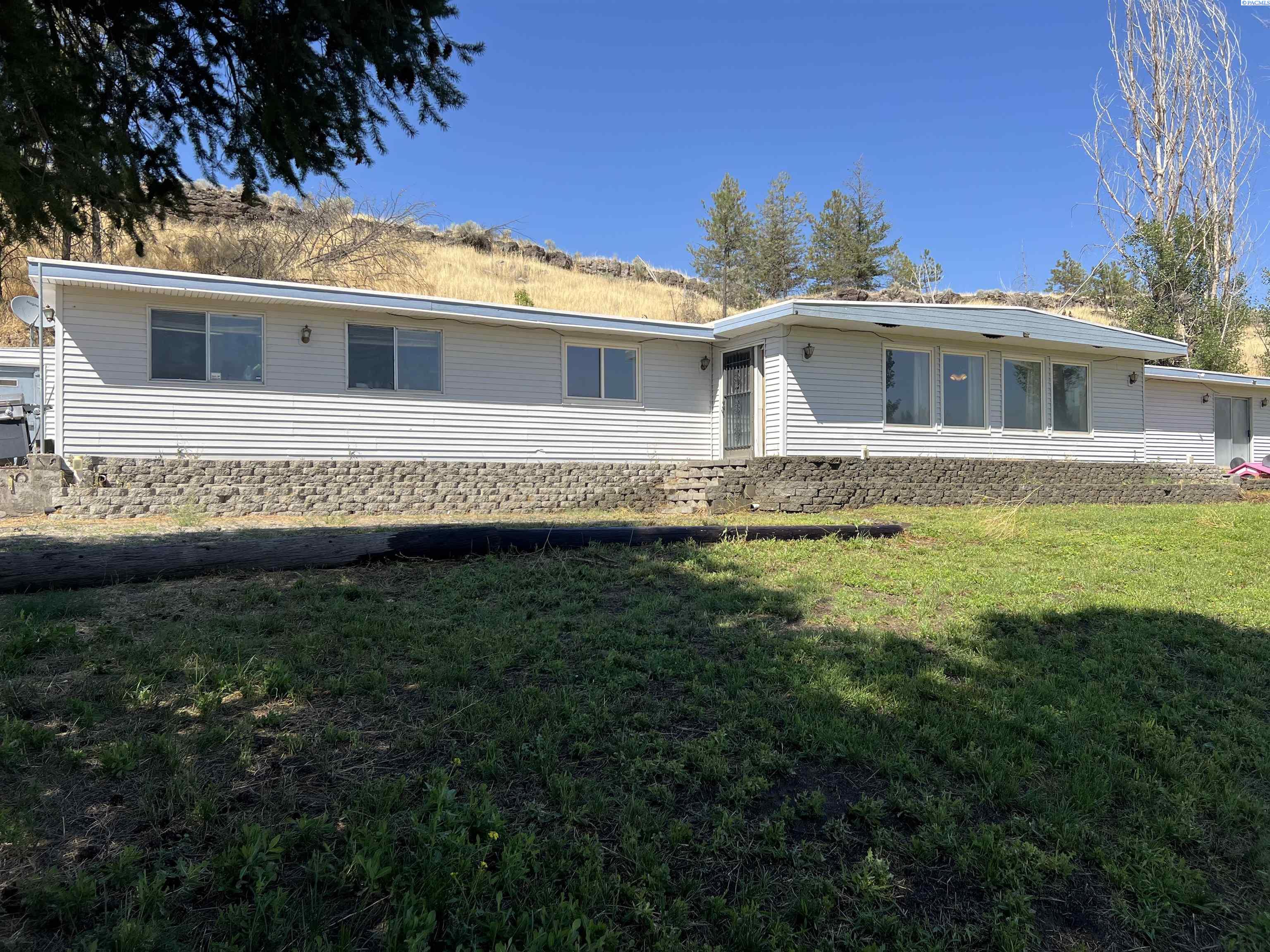 211 Kahlotus Lake Road