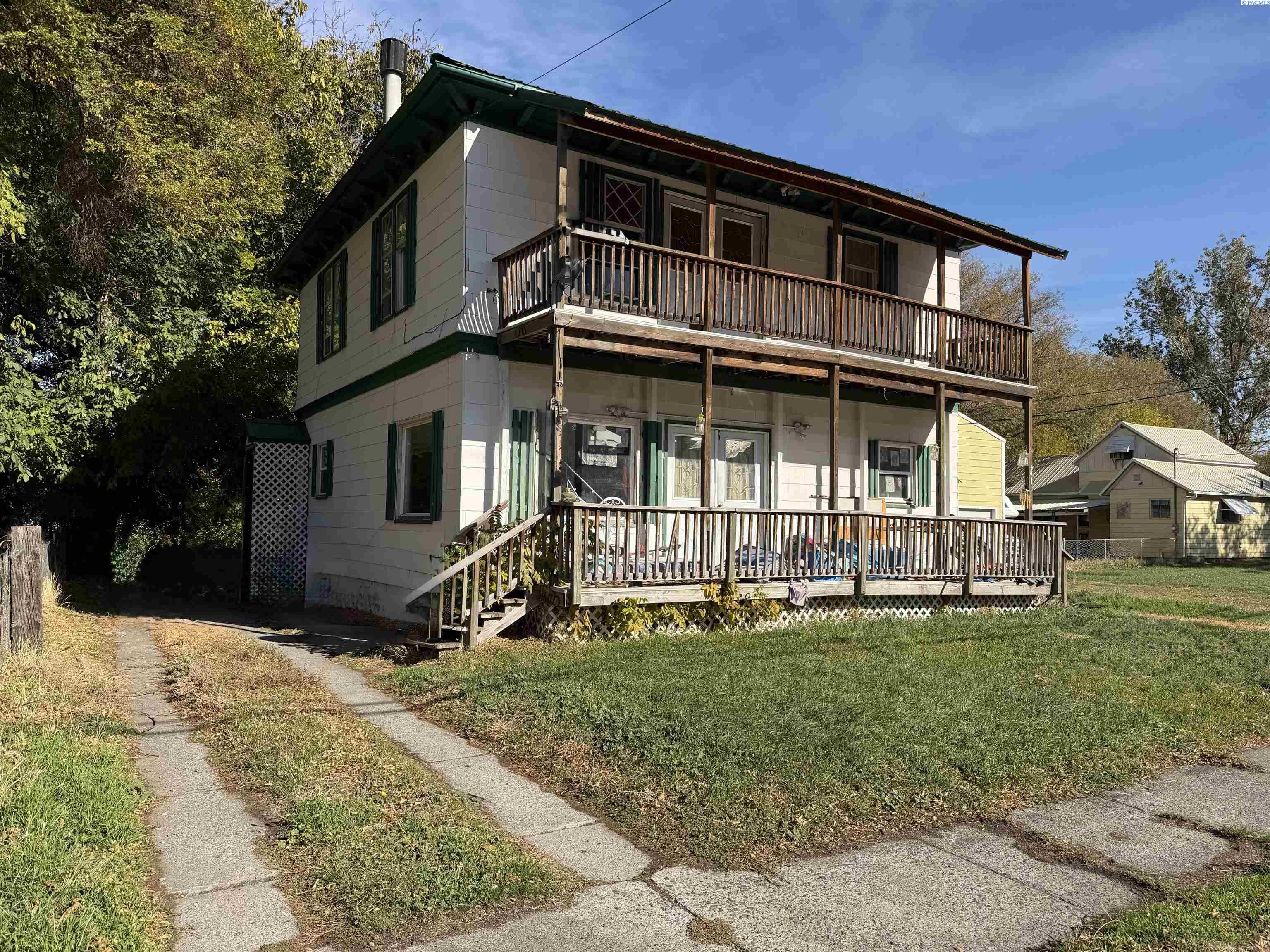 461 Pataha St
