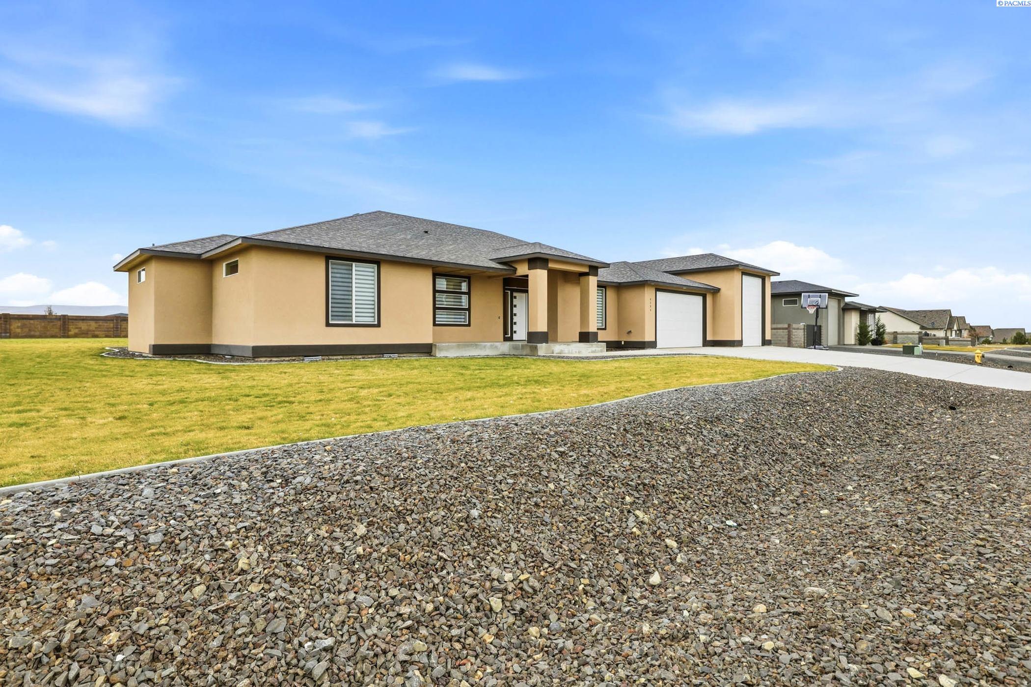 4104 S Coulee Vista Dr.