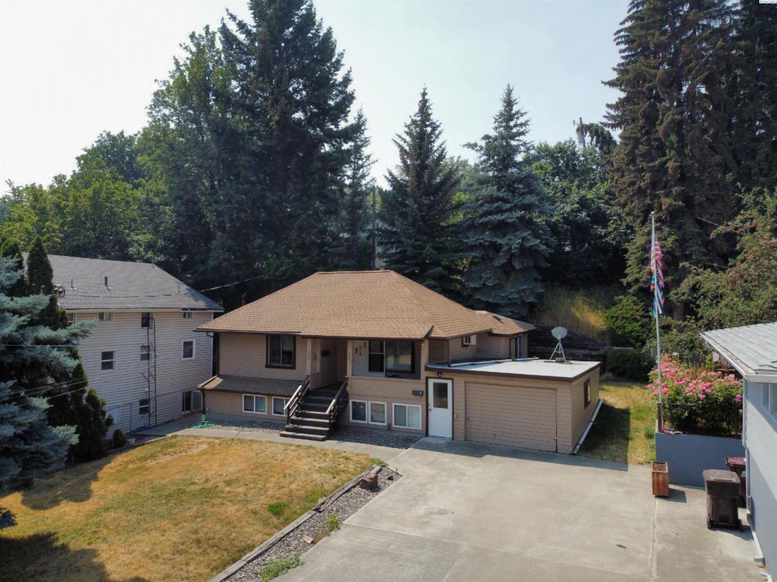 223-225 W Main St
