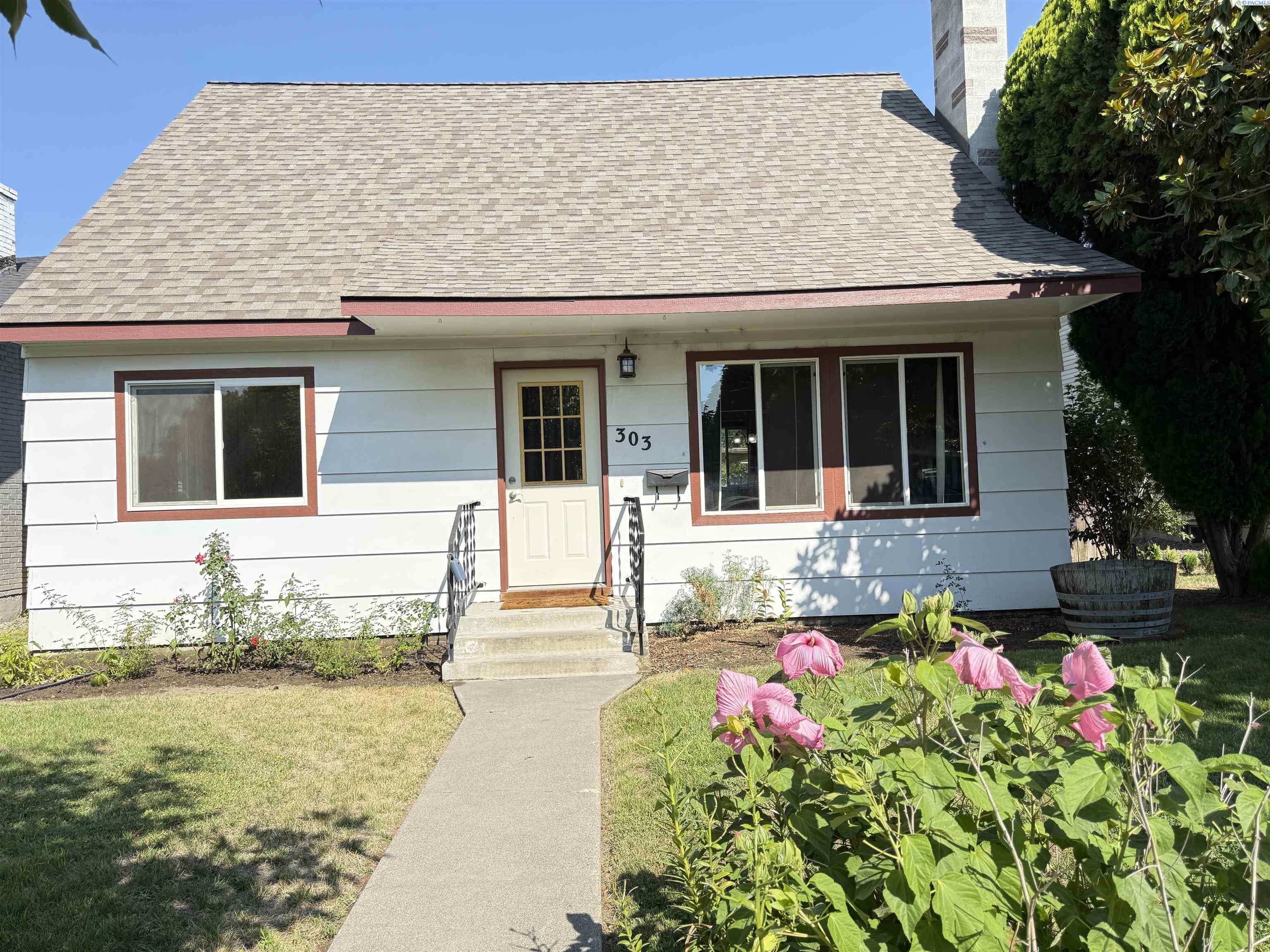 303 Avenue G