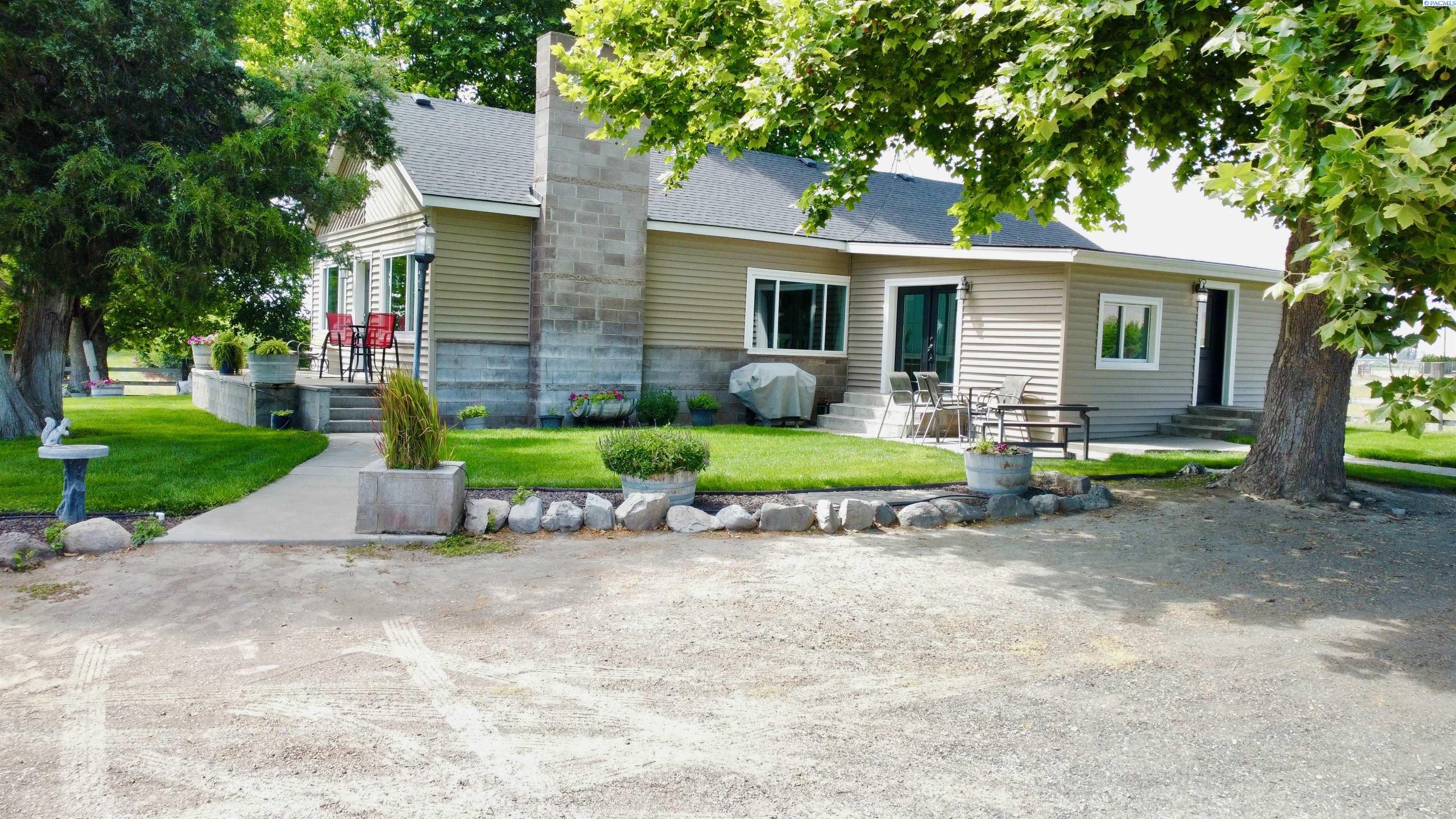 2060 Cemetery Rd.