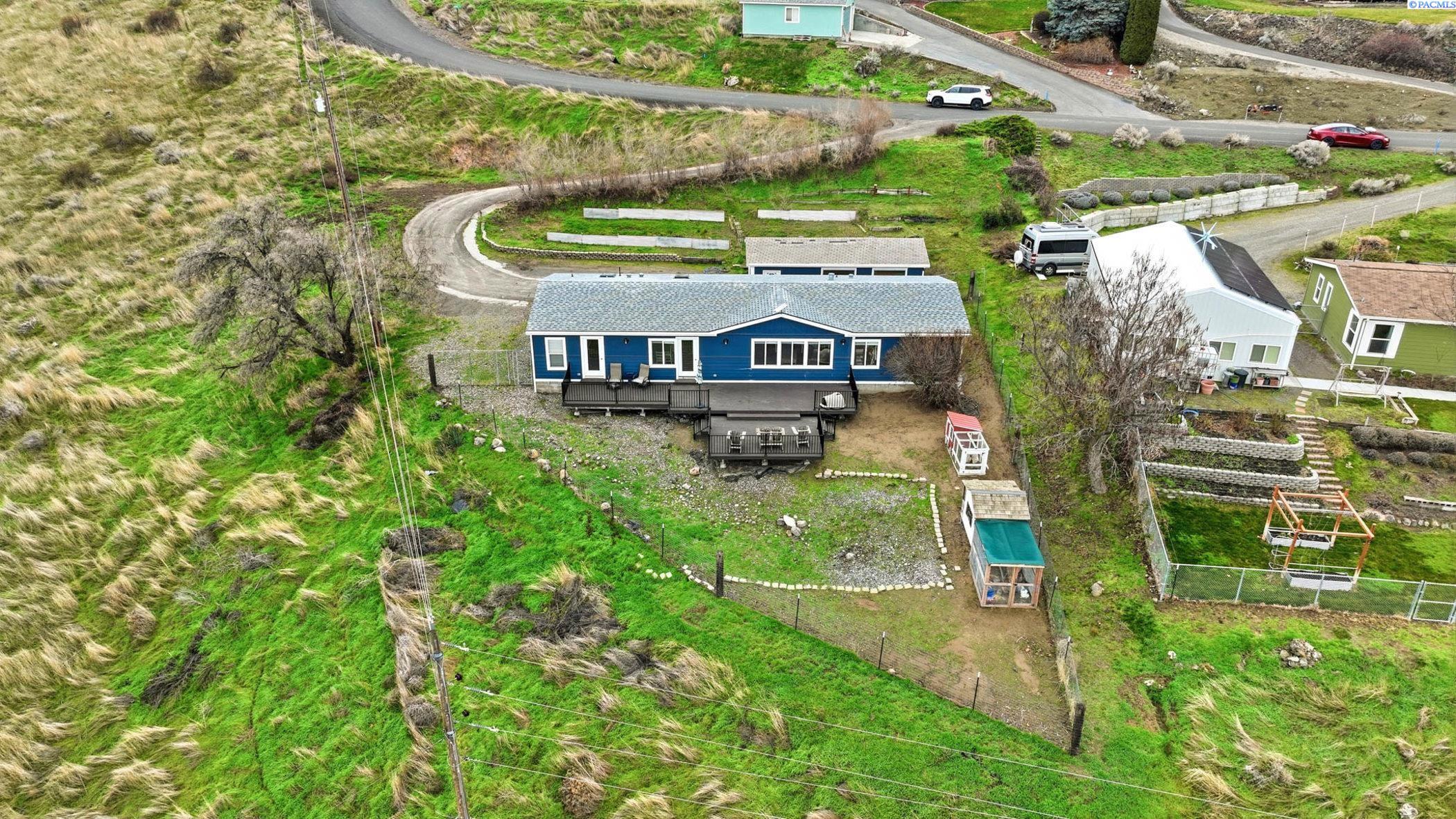 543 Lakeview Dr
