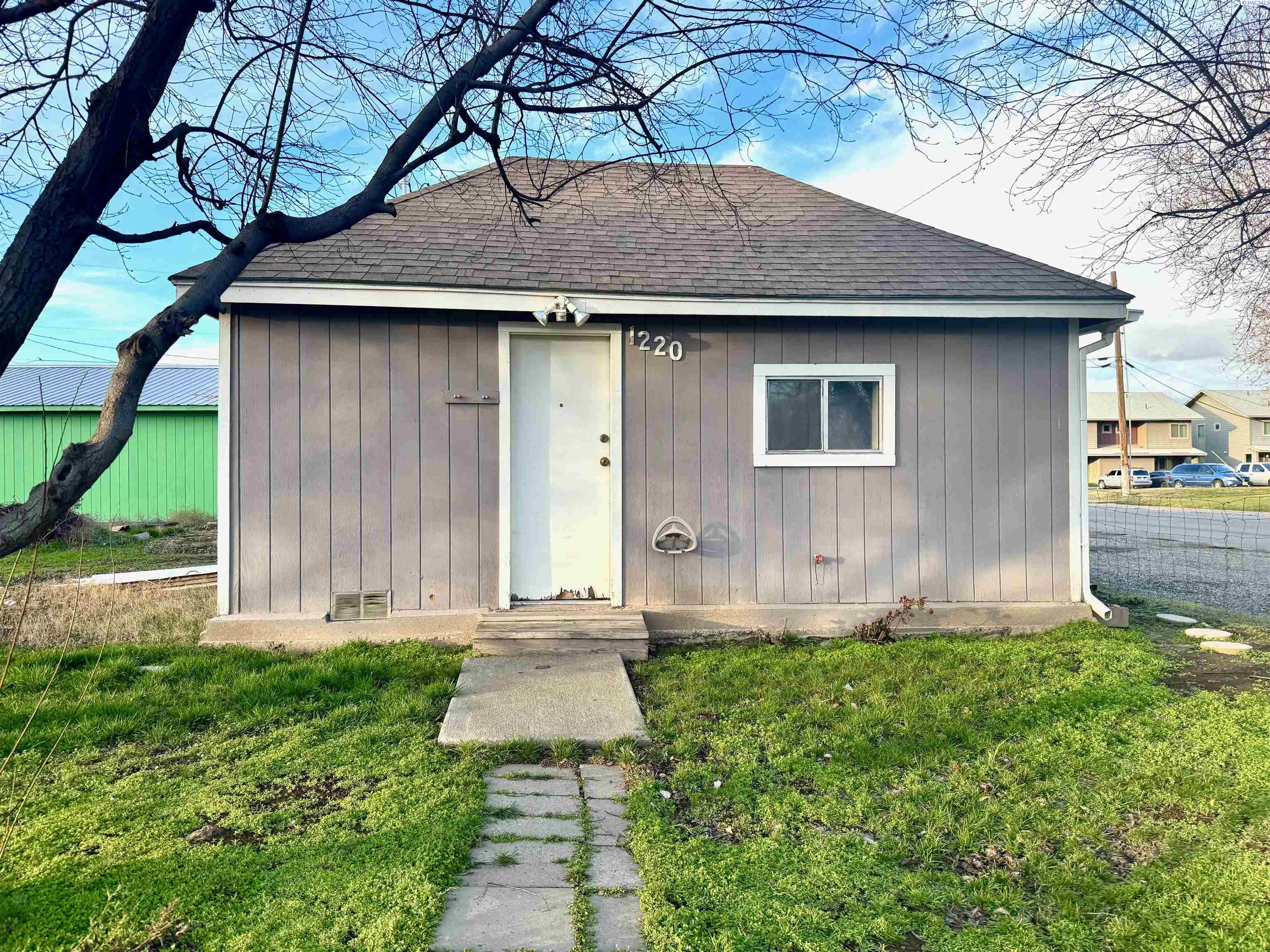 1220 Roosevelt Rd.