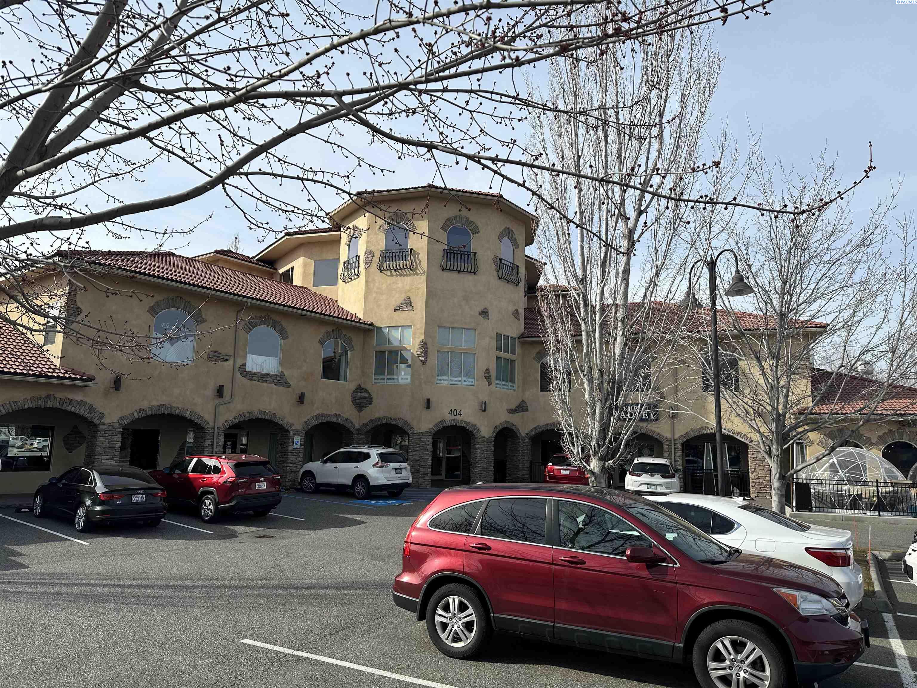 400 Bradley Blvd