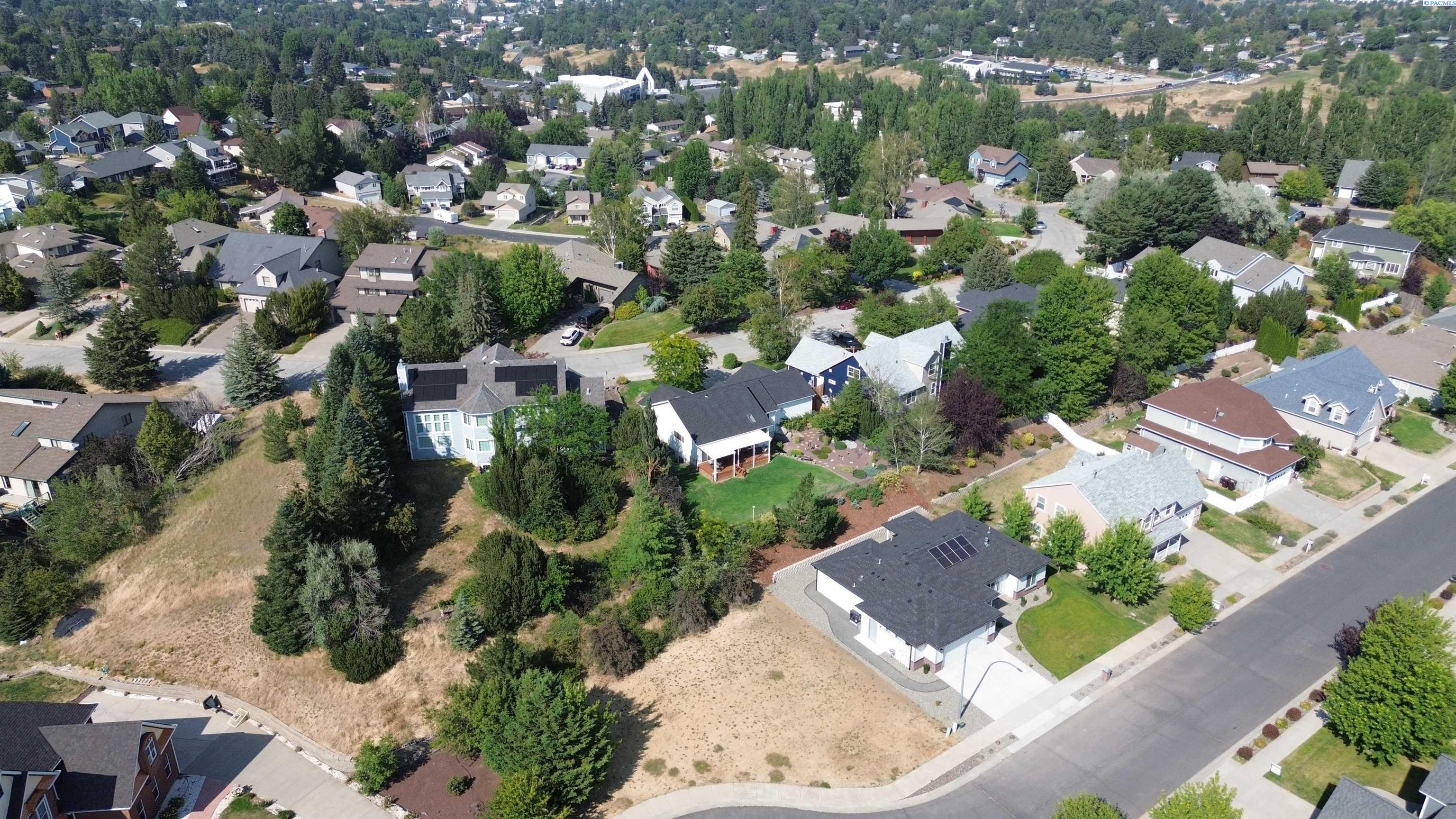630 SW Sundance Ct