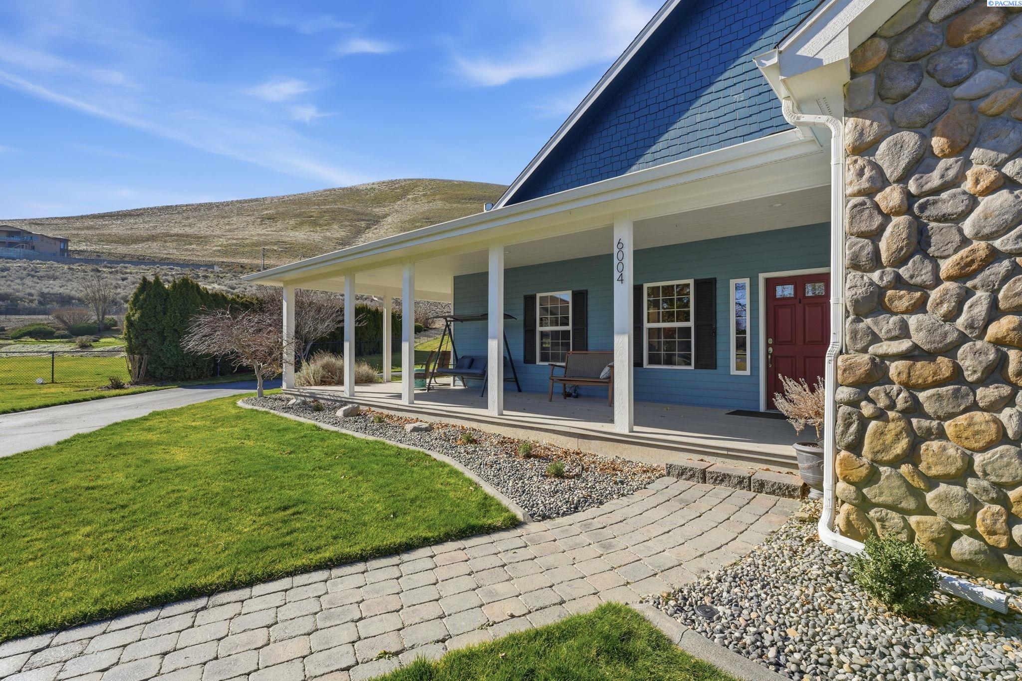 6004 Glenbrook Loop