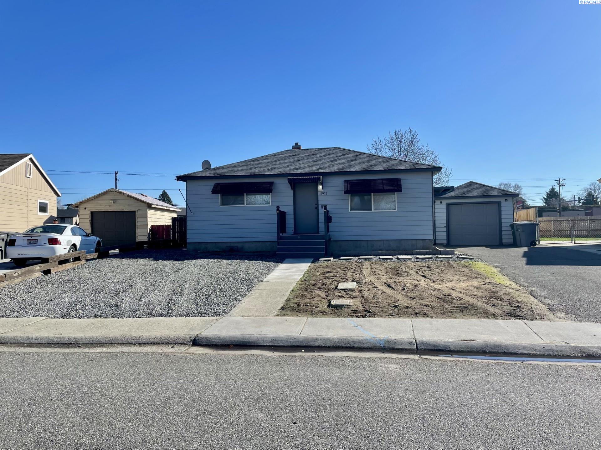 1908 Everest Ave