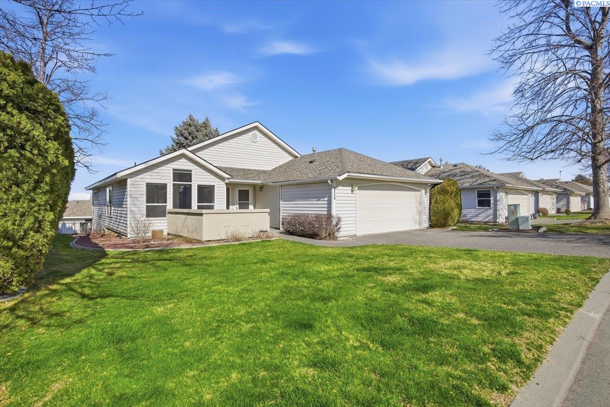3527 S Huntington Lp.