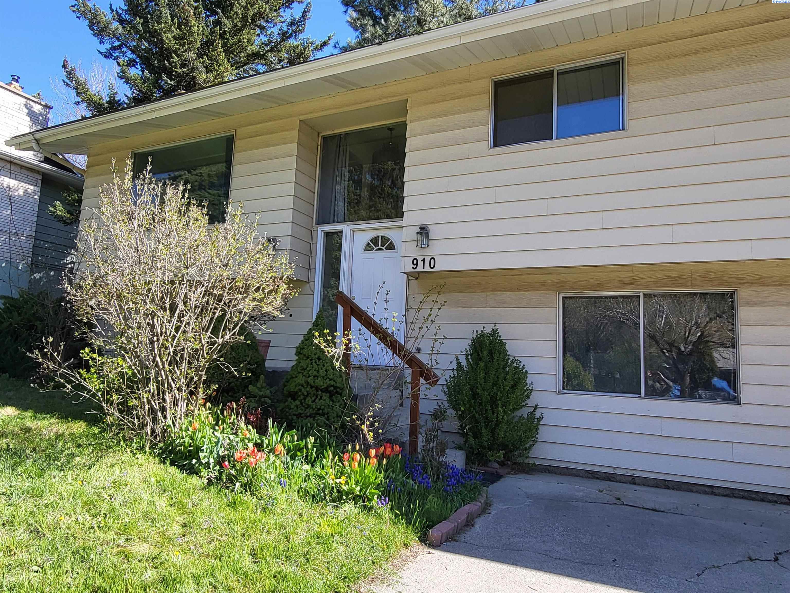 910 SW Cityview