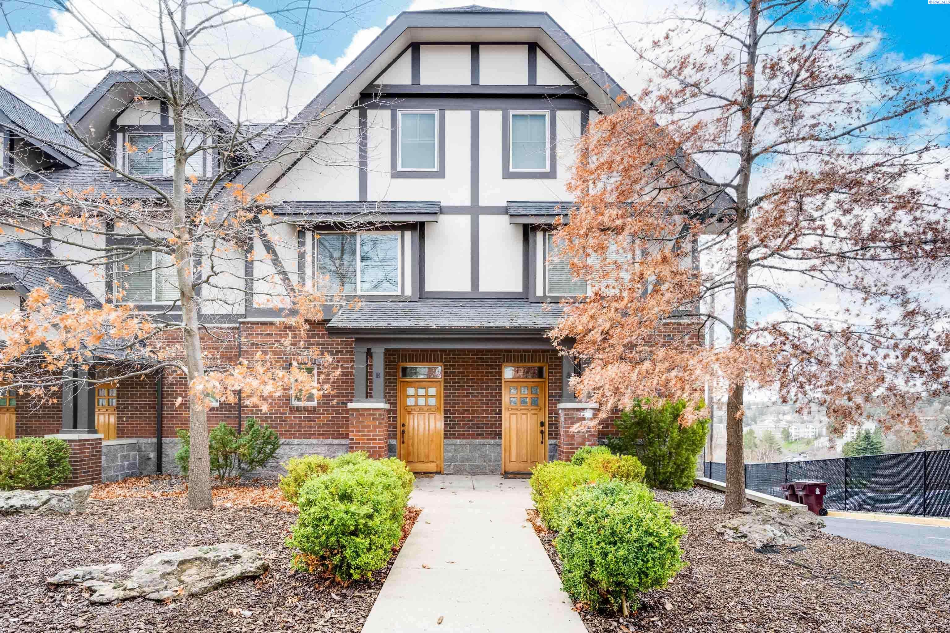 715 NE Oak Street Condo B