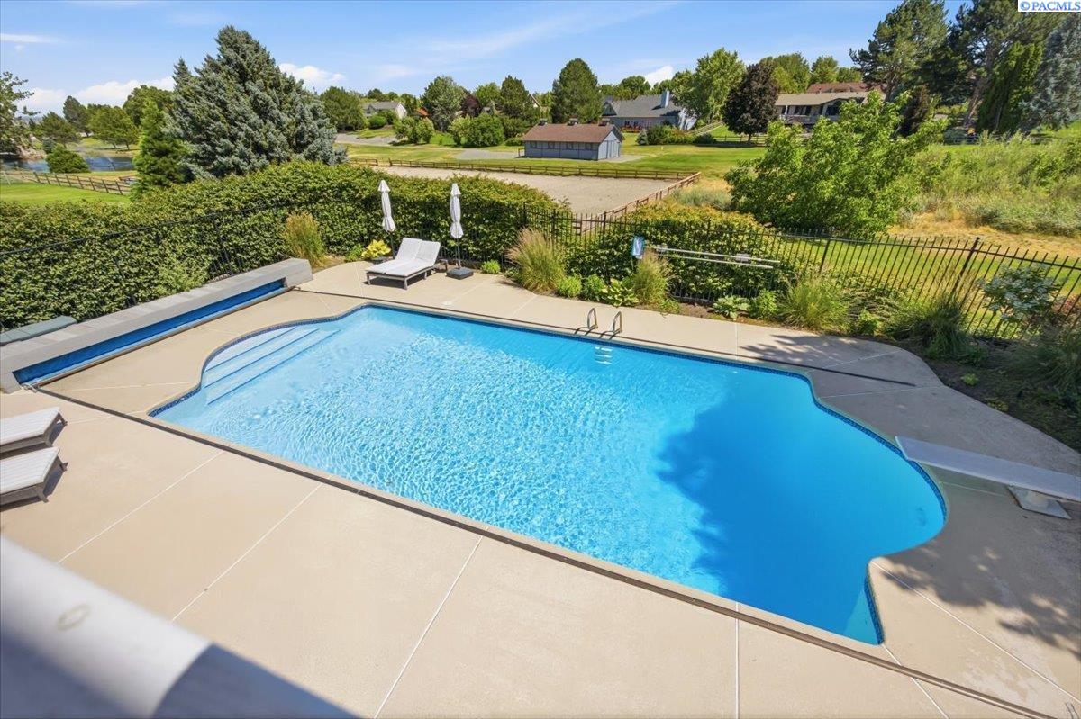 1128 Country Ridge Dr