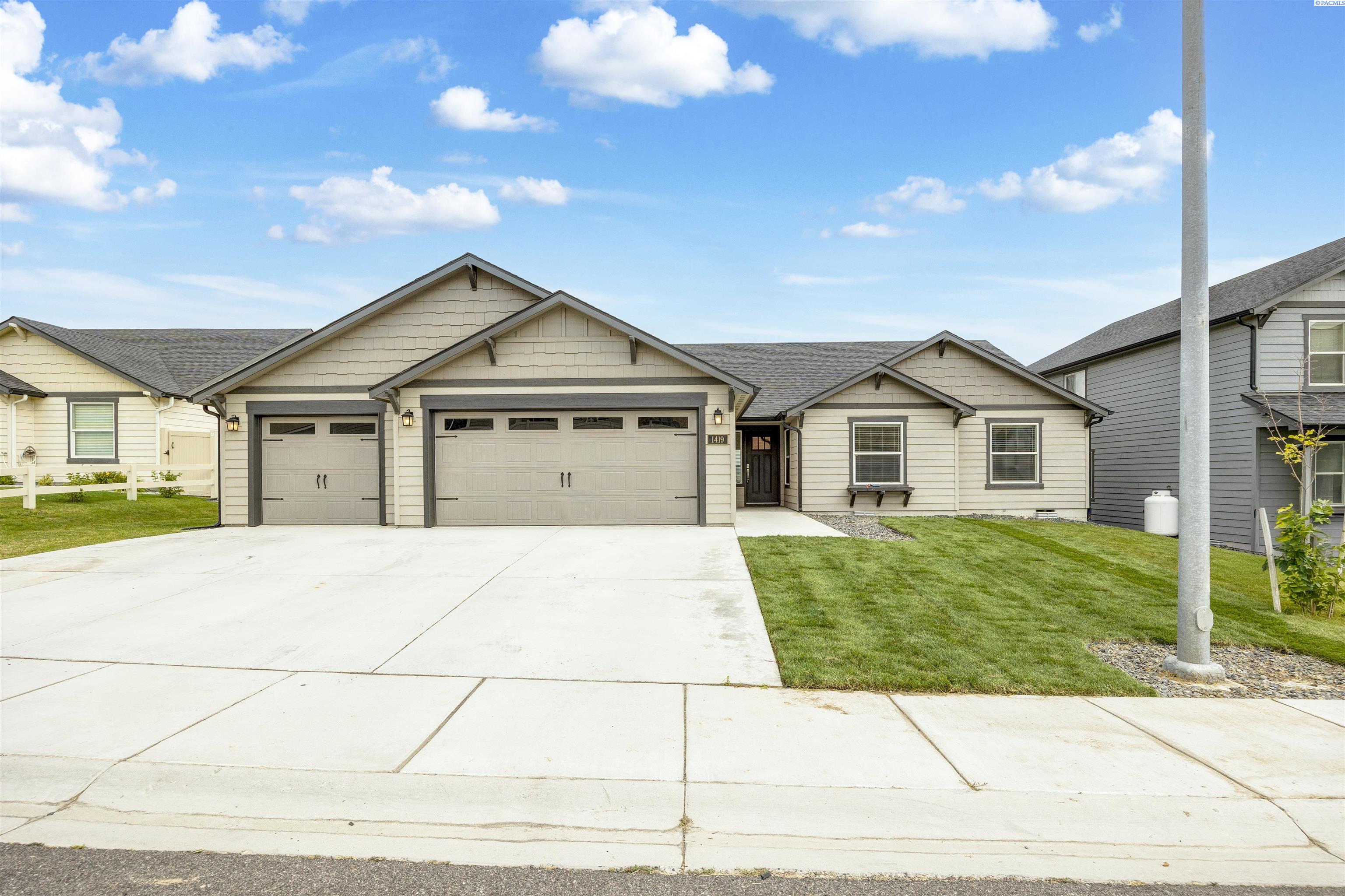 1419 SW Kelandren Drive