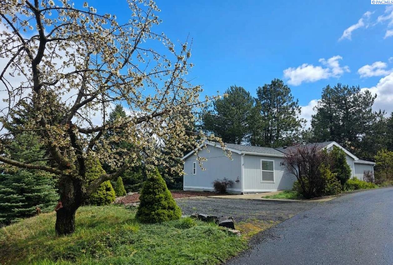 101 Park West Dr