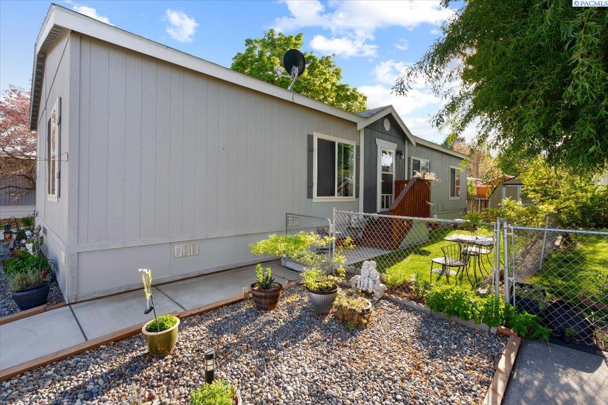 31 Mercury Dr