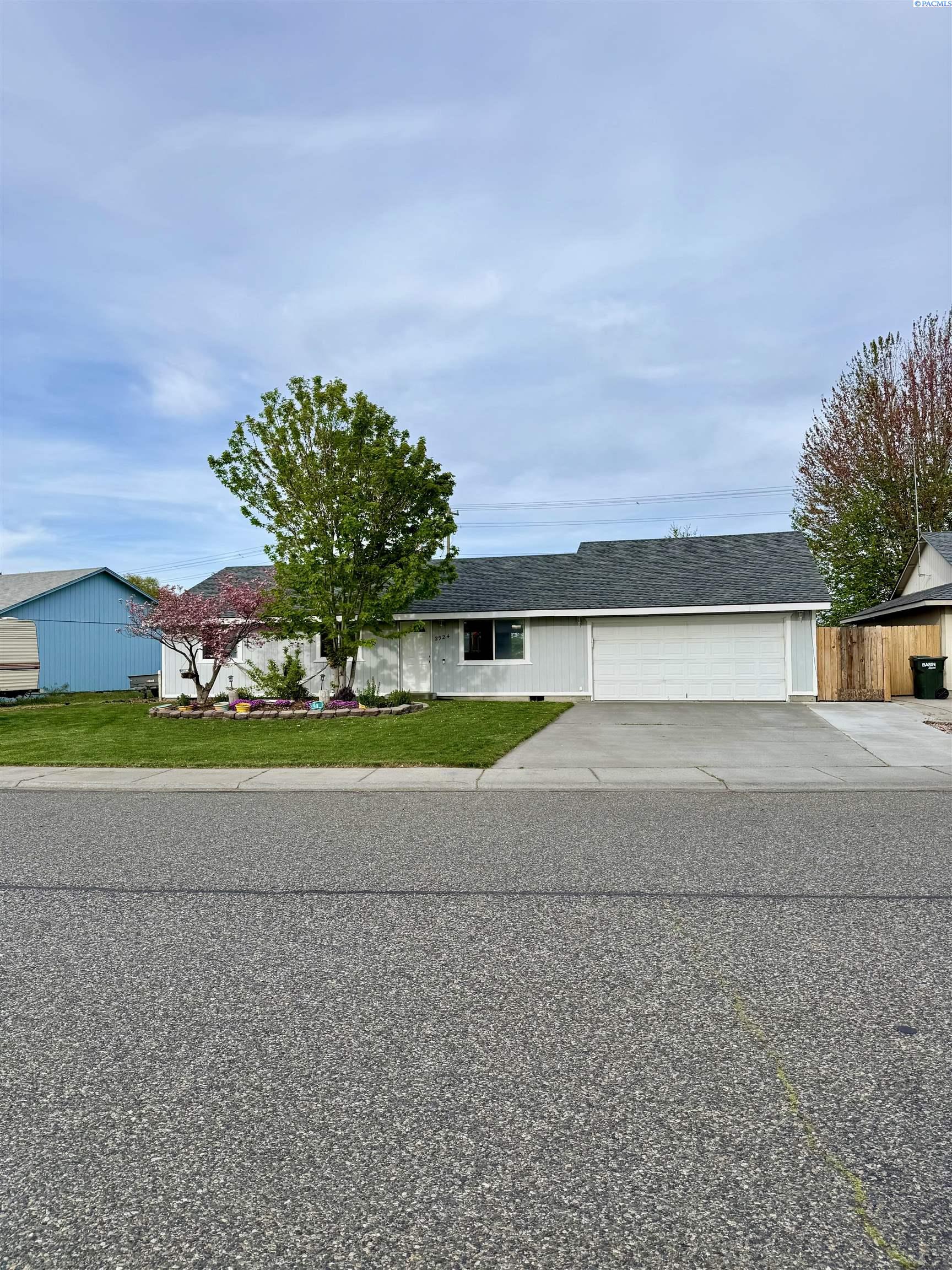 2924 Iris Street