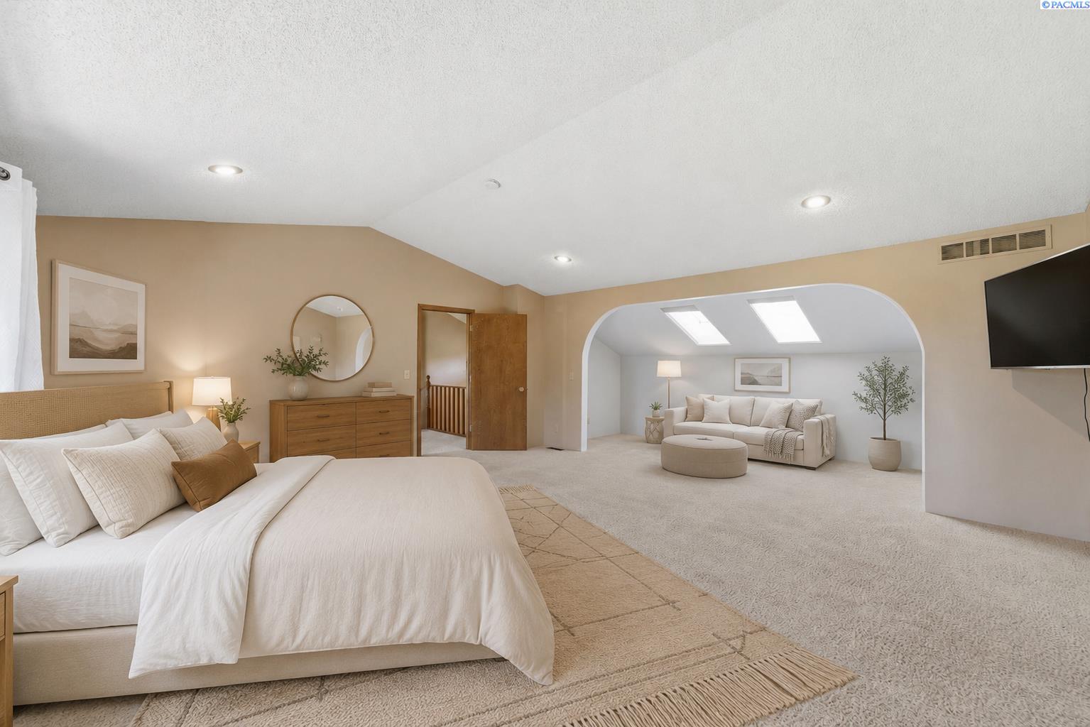 1119 Saddle Way