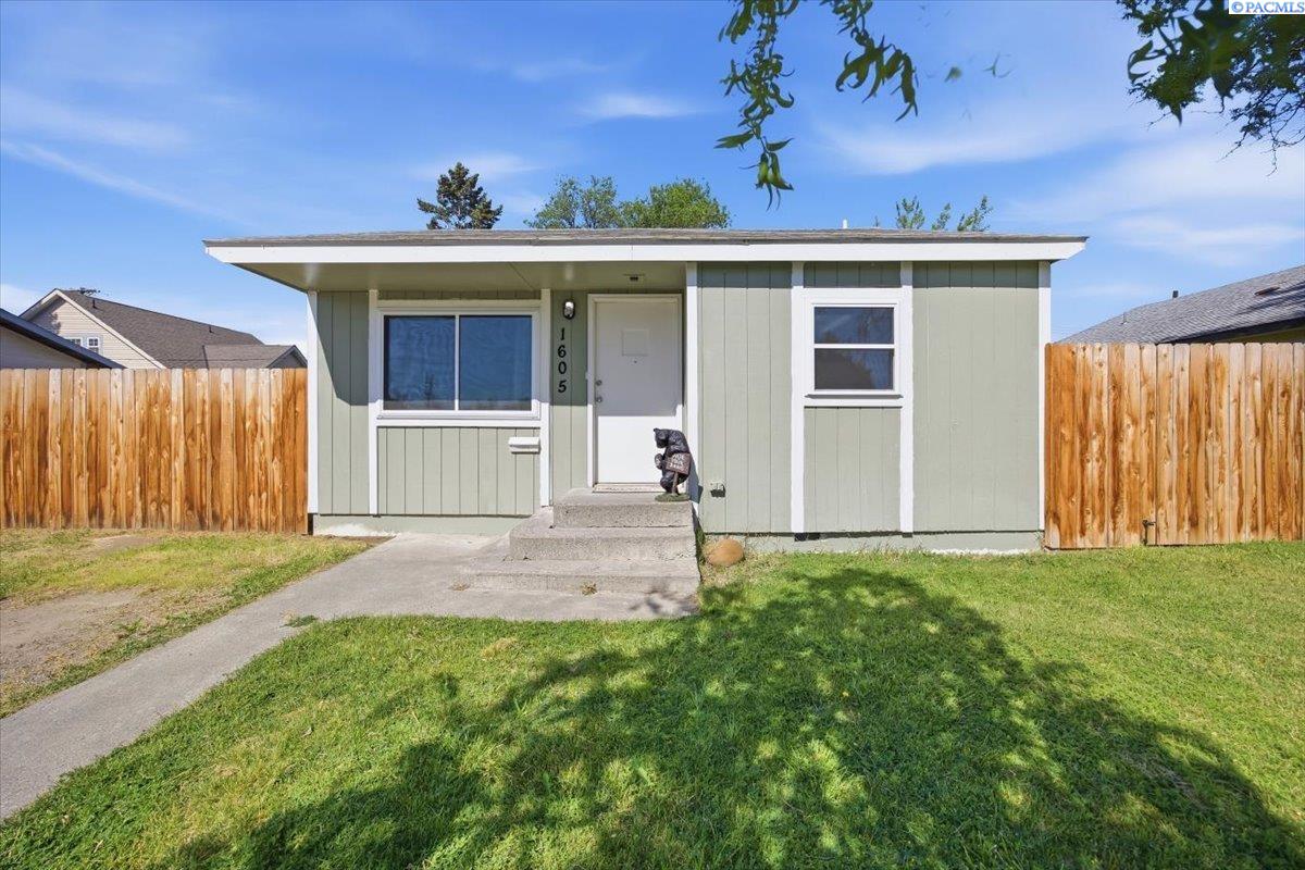 1605 Perkins Ave