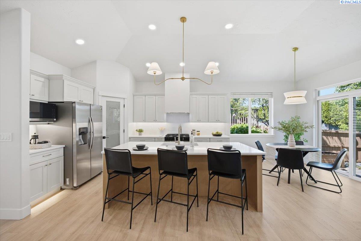 2794 Sawgrass Lp