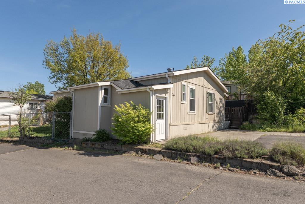 260 NW Golden Hills Dr #50