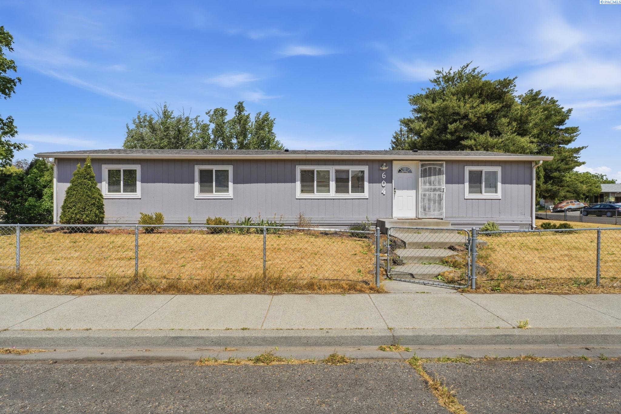 604 N Elm Ave