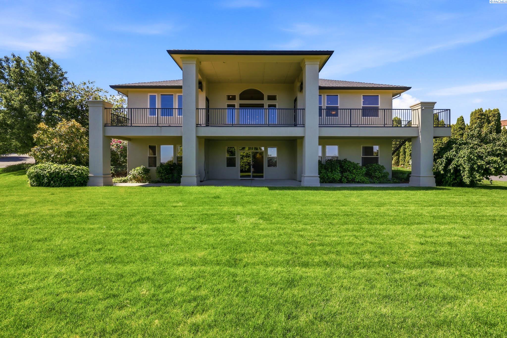 1021 Country Ct.