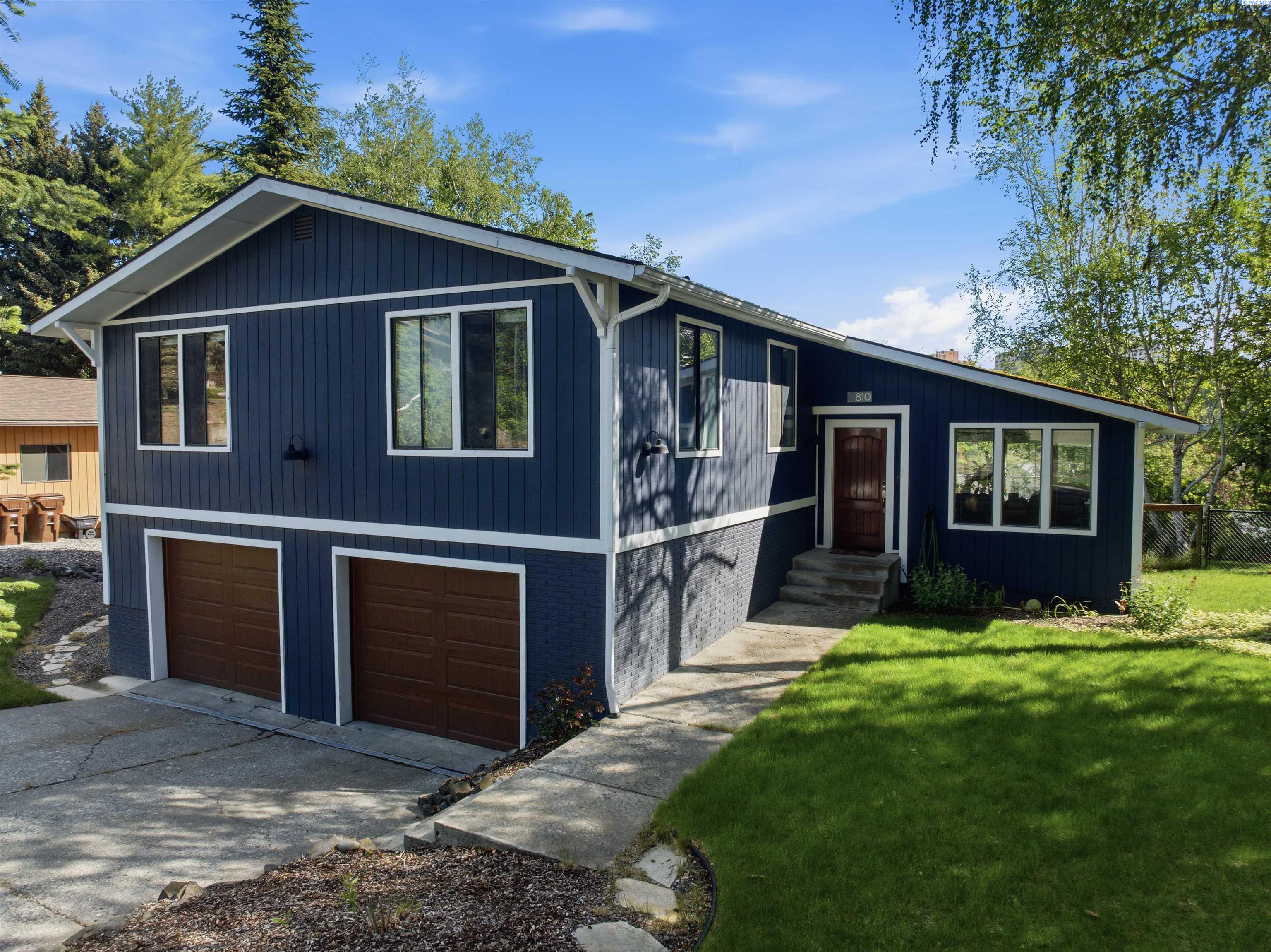 810 SE Sunny Mead