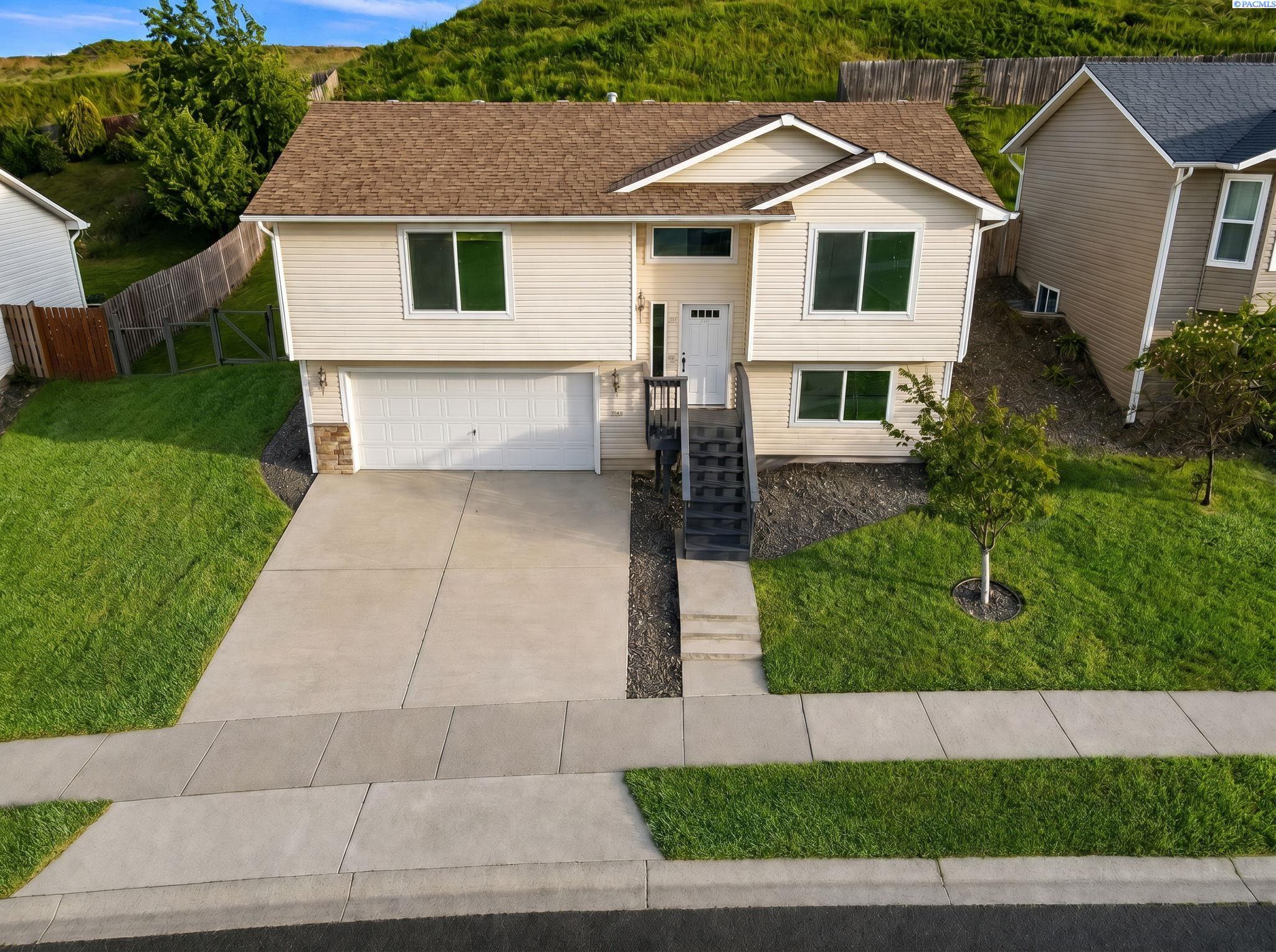 1255 SW Latour Peak