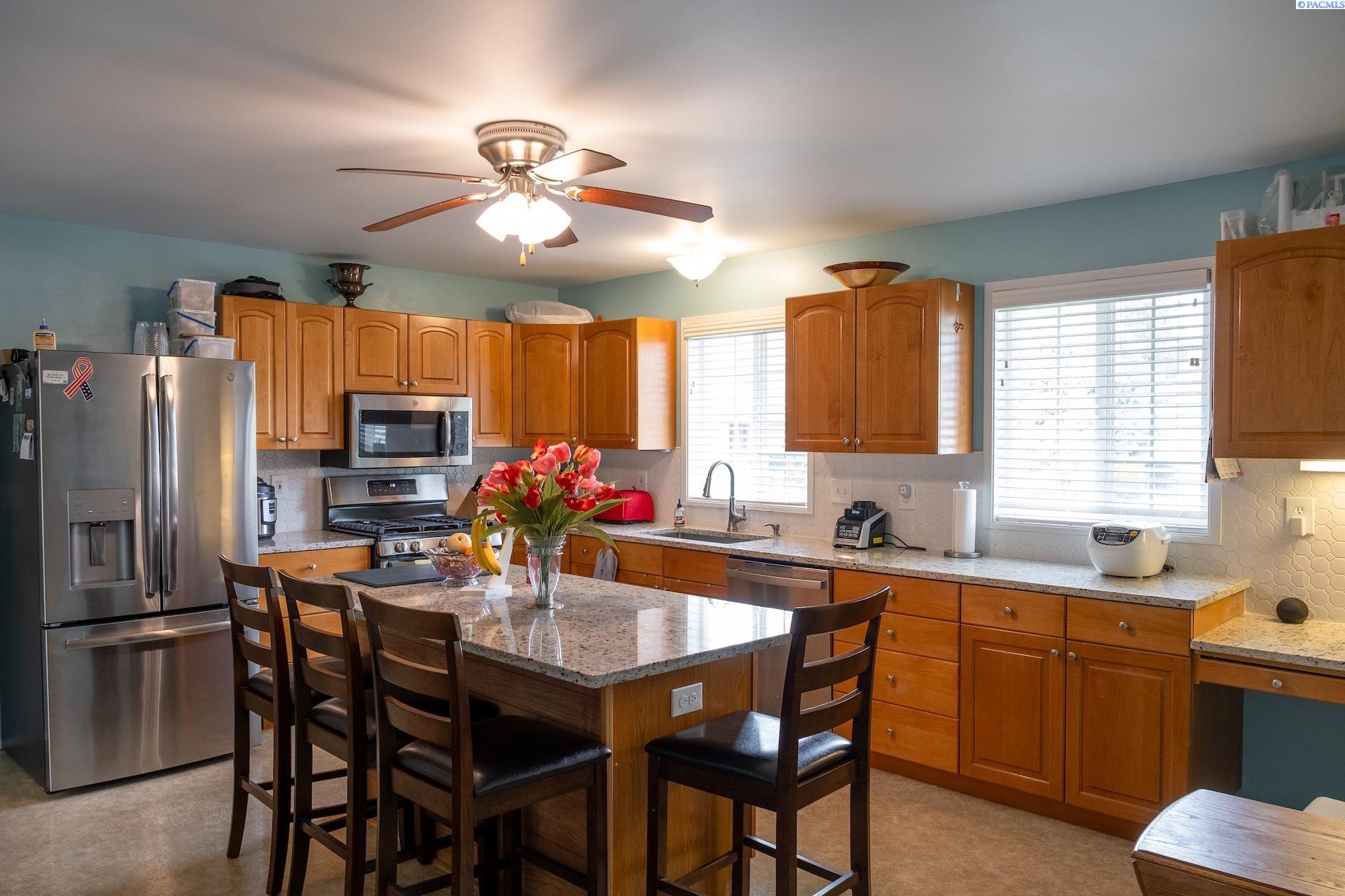 604 SE Mockingbird
