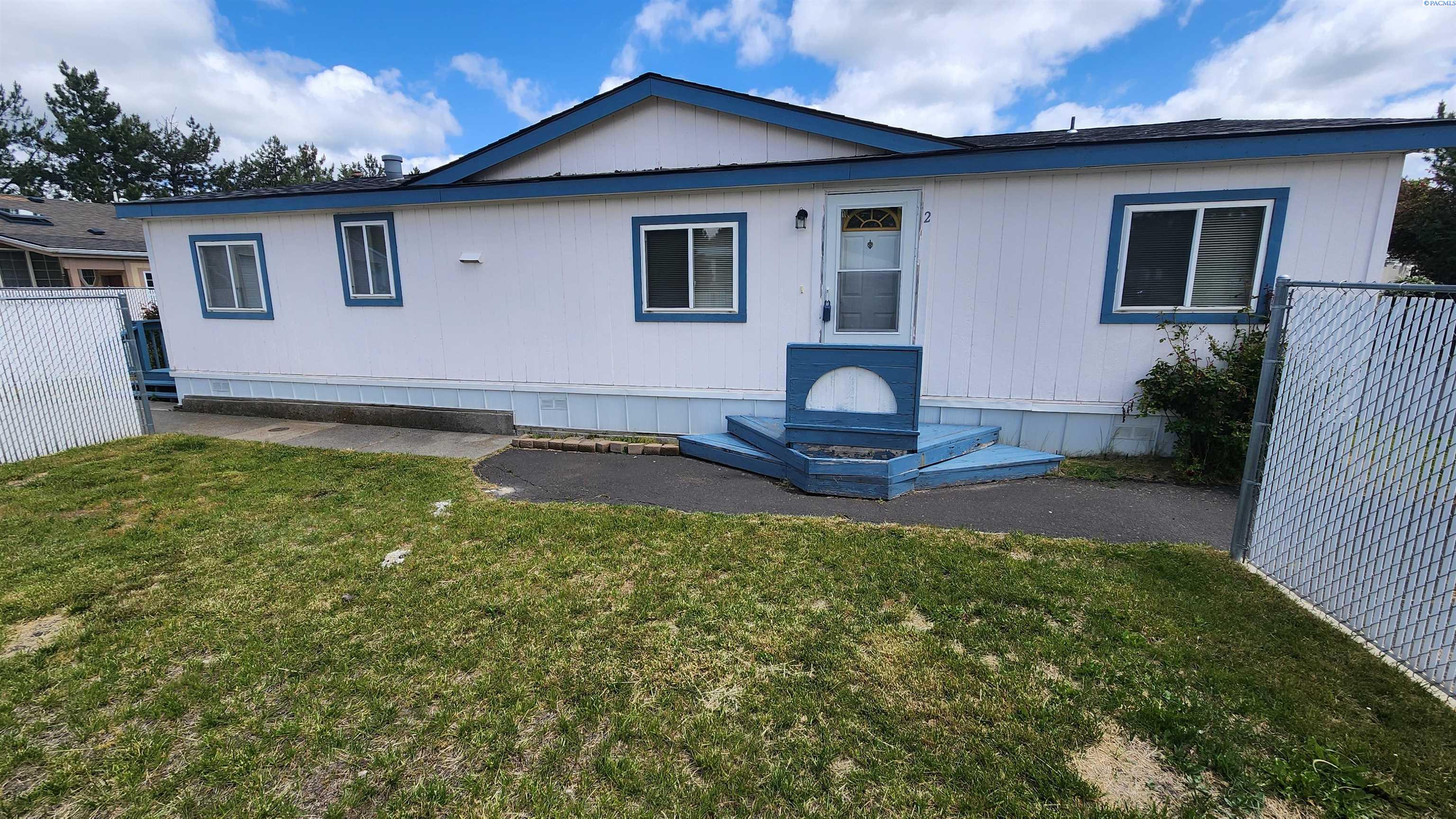 260 NW Golden Hills Dr