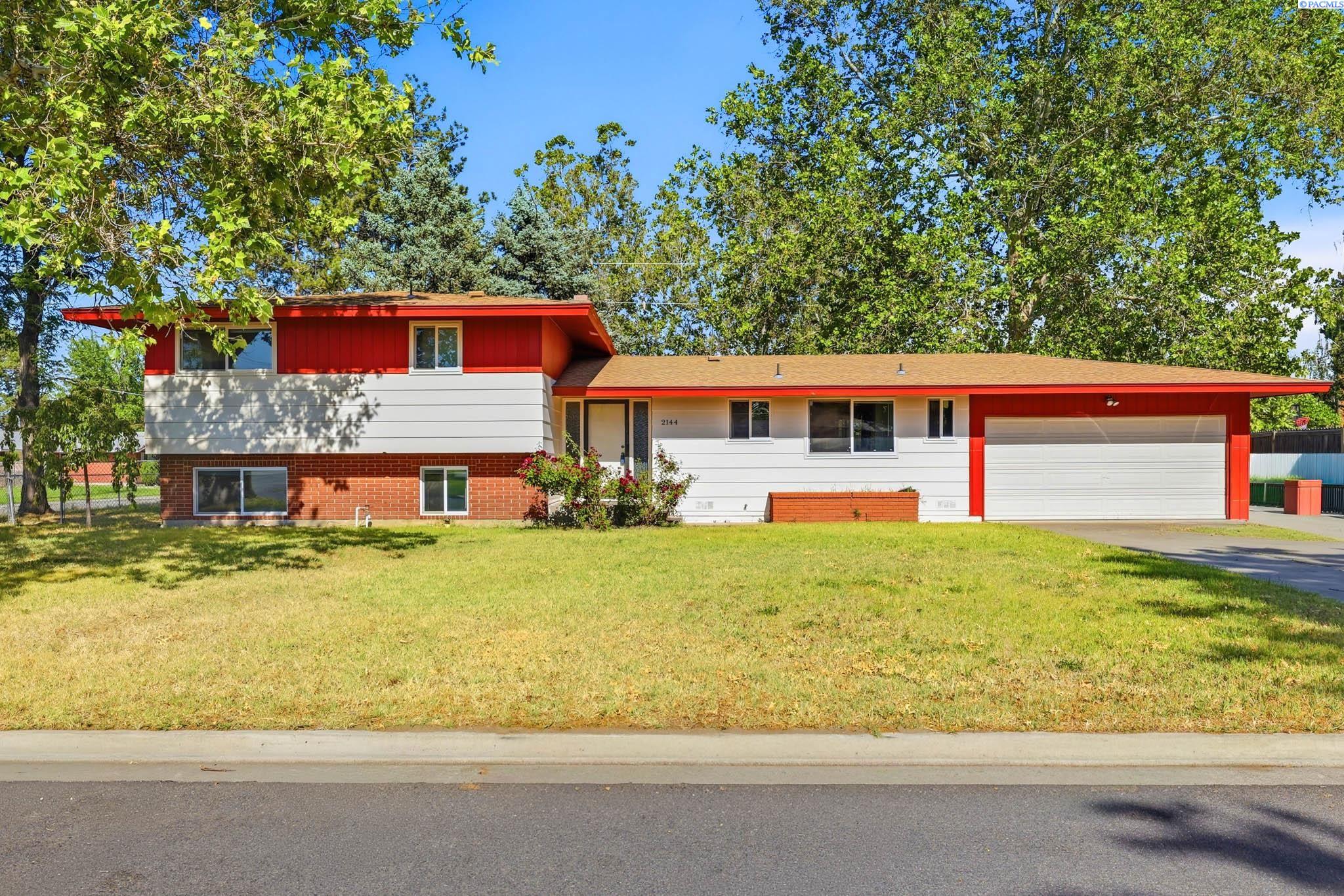 2144 Hamilton Ave