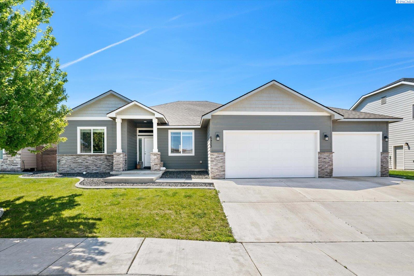 6923 W 33rd Place
