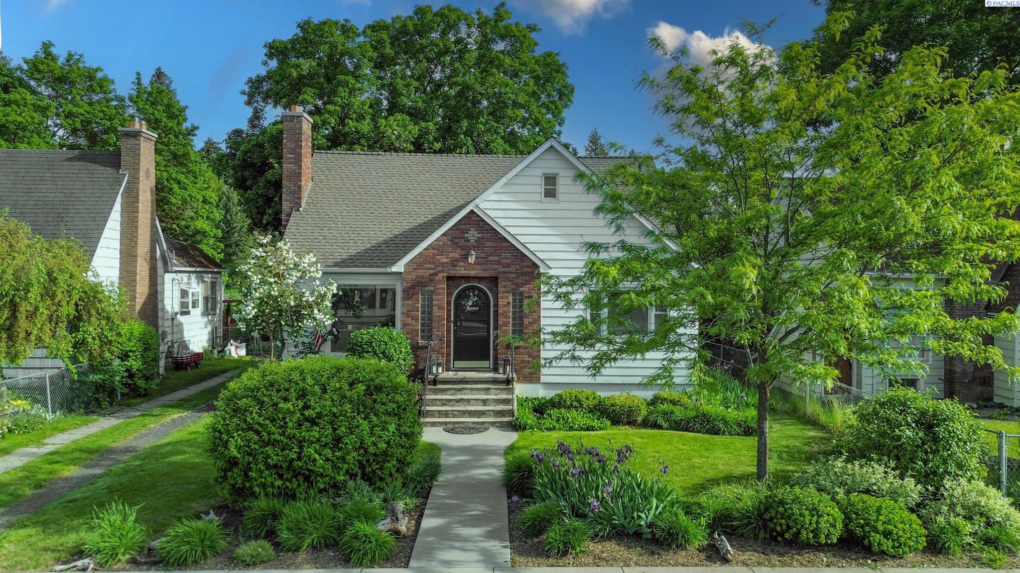 125 W Main St