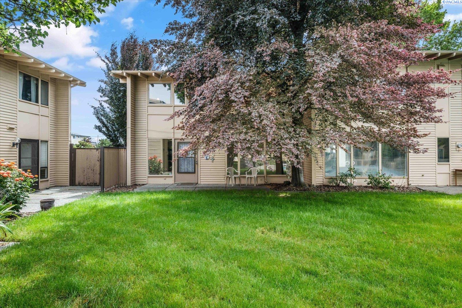 1621 Mowry Square #201