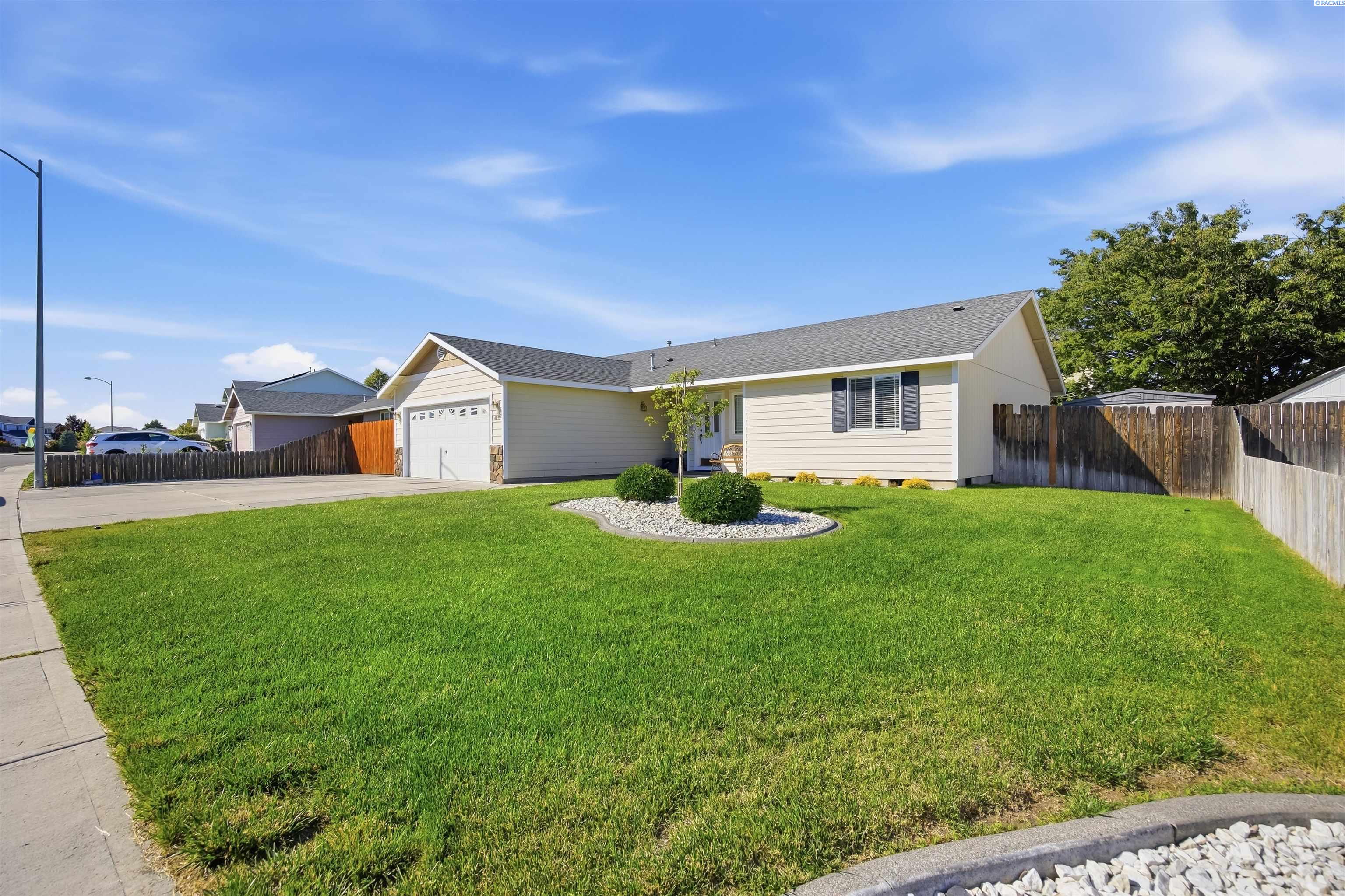 4333 Campolina Ln