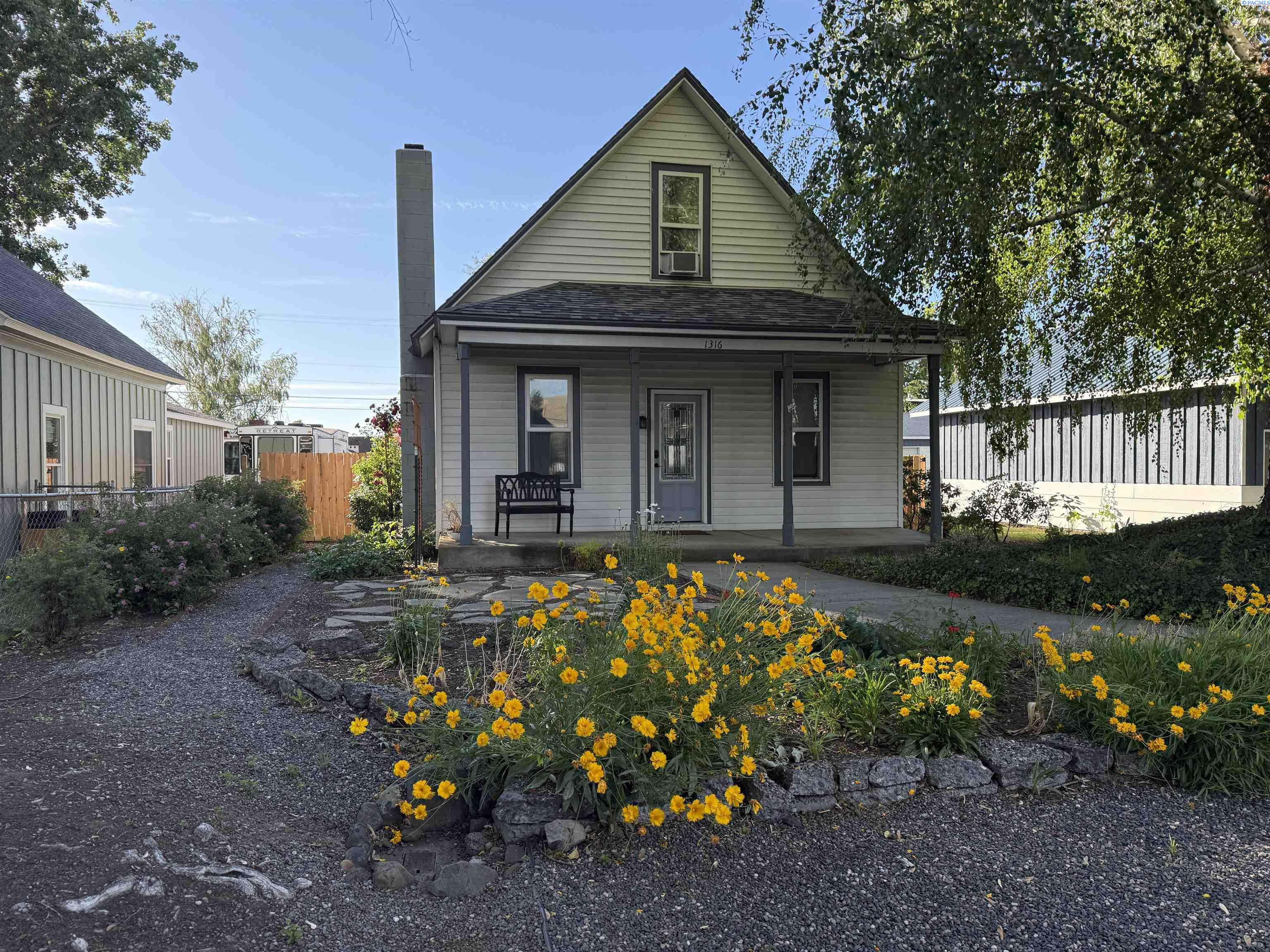 1316 Grant Ave