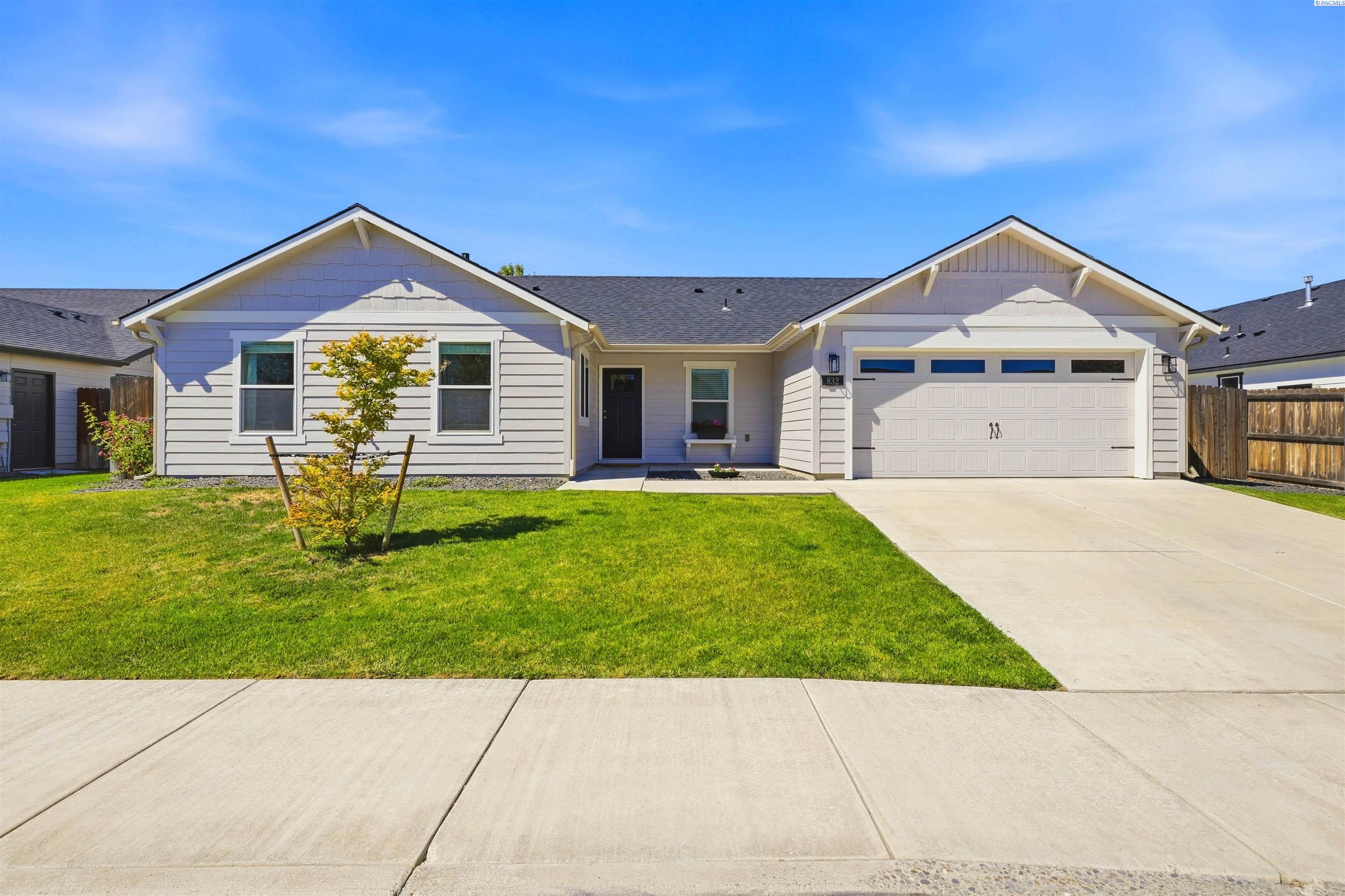 832 W 29th Pl