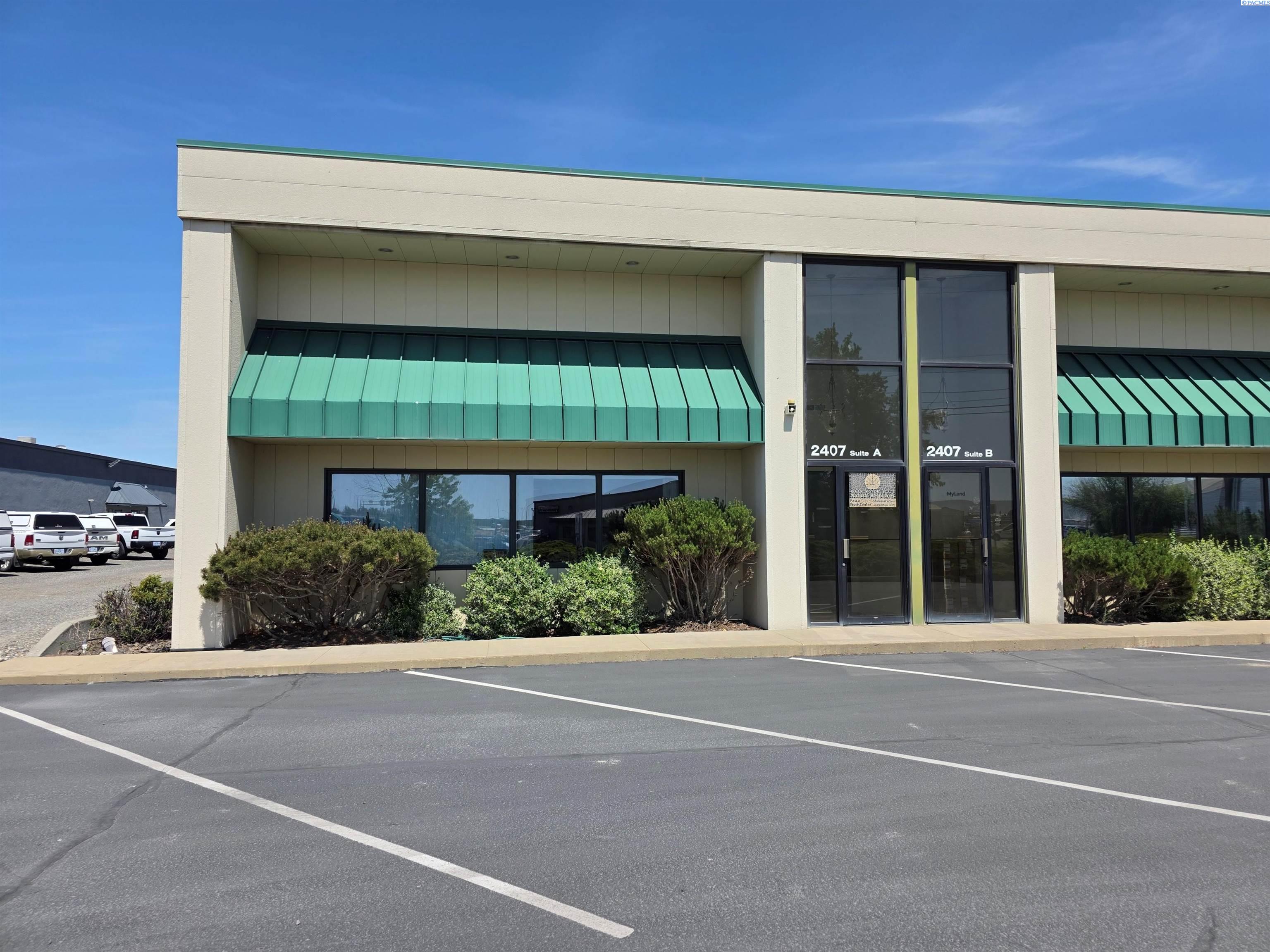 2407 N Commercial Ave.