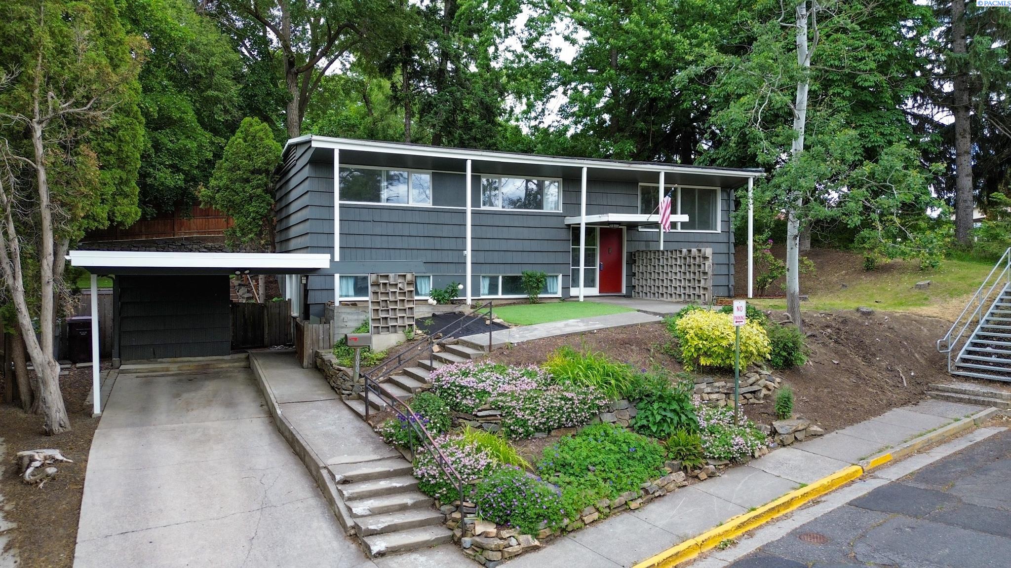 1000 NE Duncan Lane