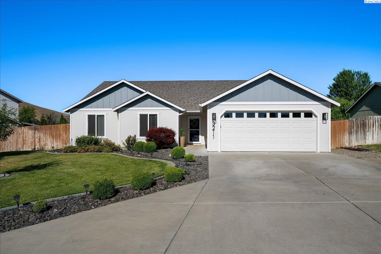 3211 S Highlands Blvd.