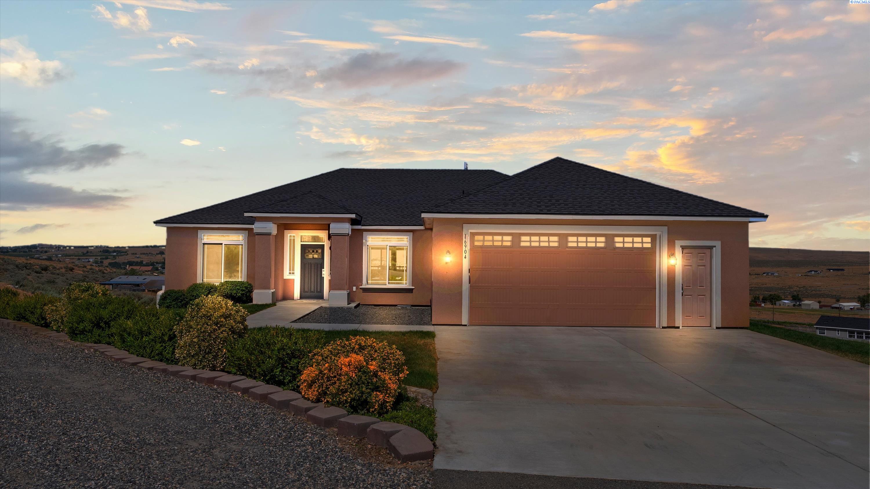 16904 E Love Lane