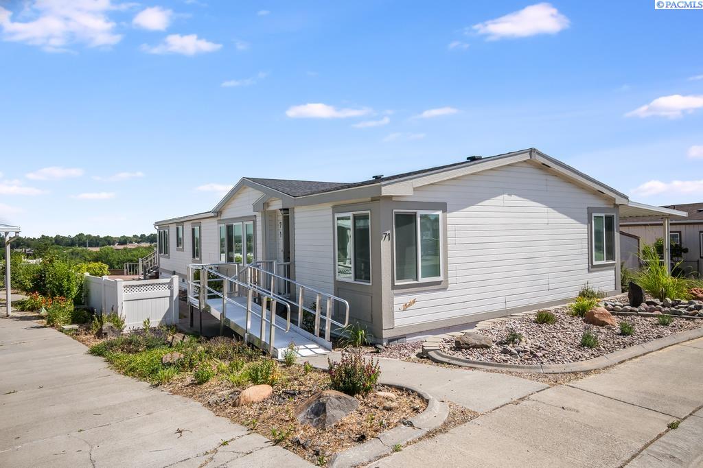 71 Ridgecliff Dr