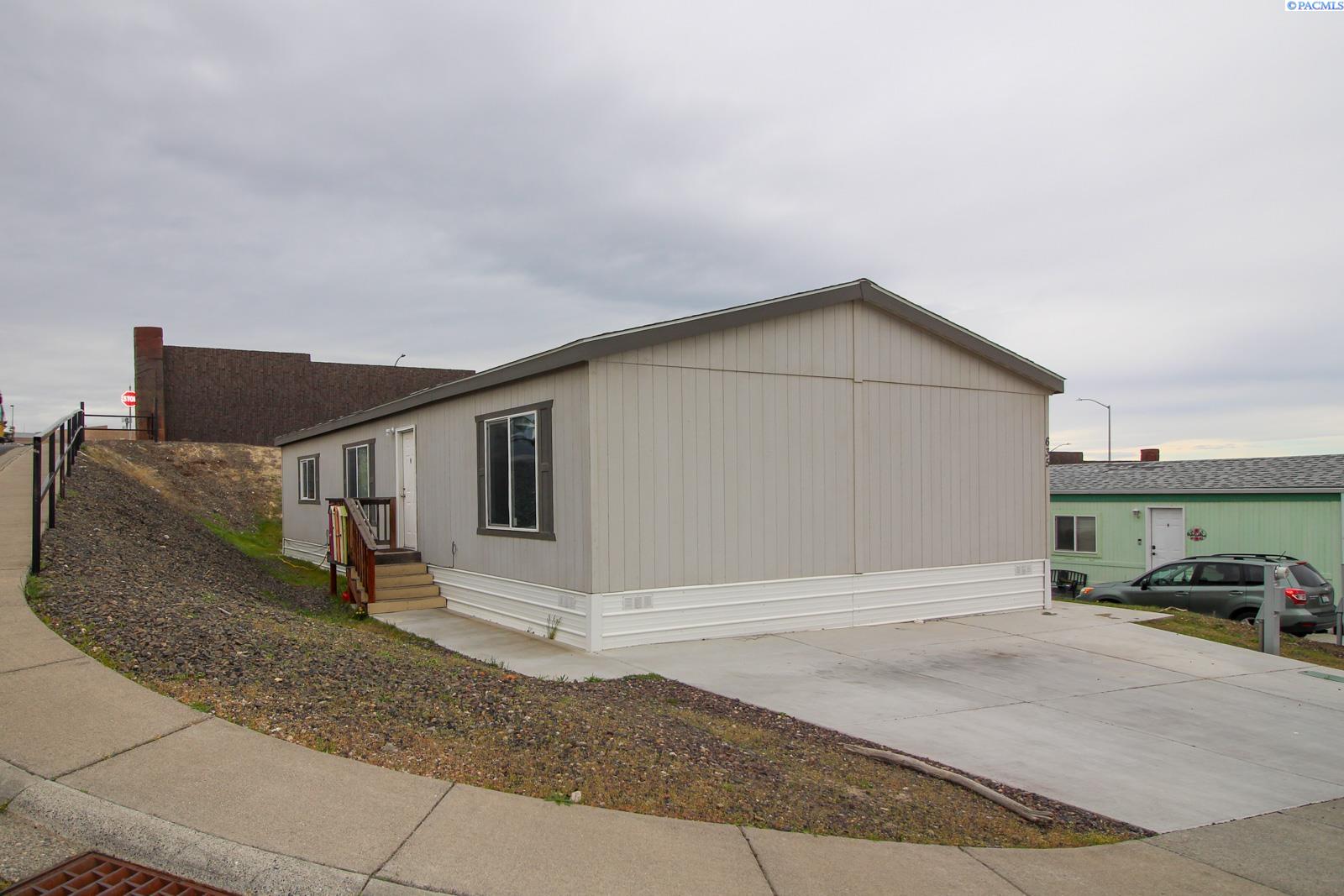 635 Lonetree Lane