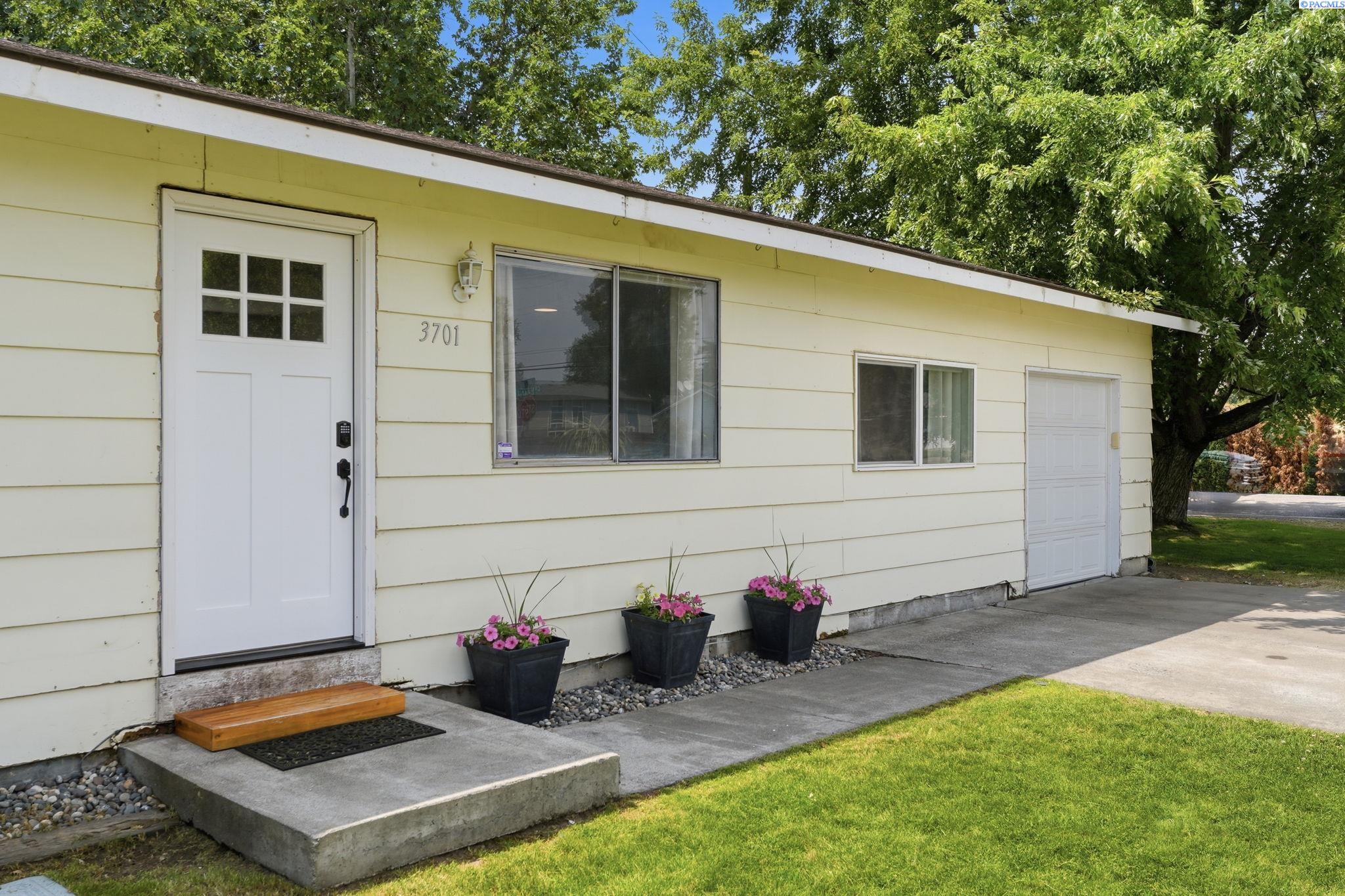 3701 Grant Loop