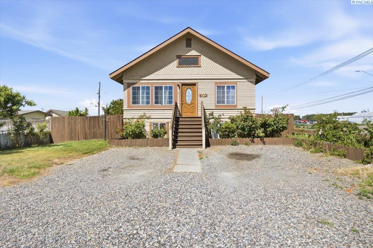 802 S 11th Ave