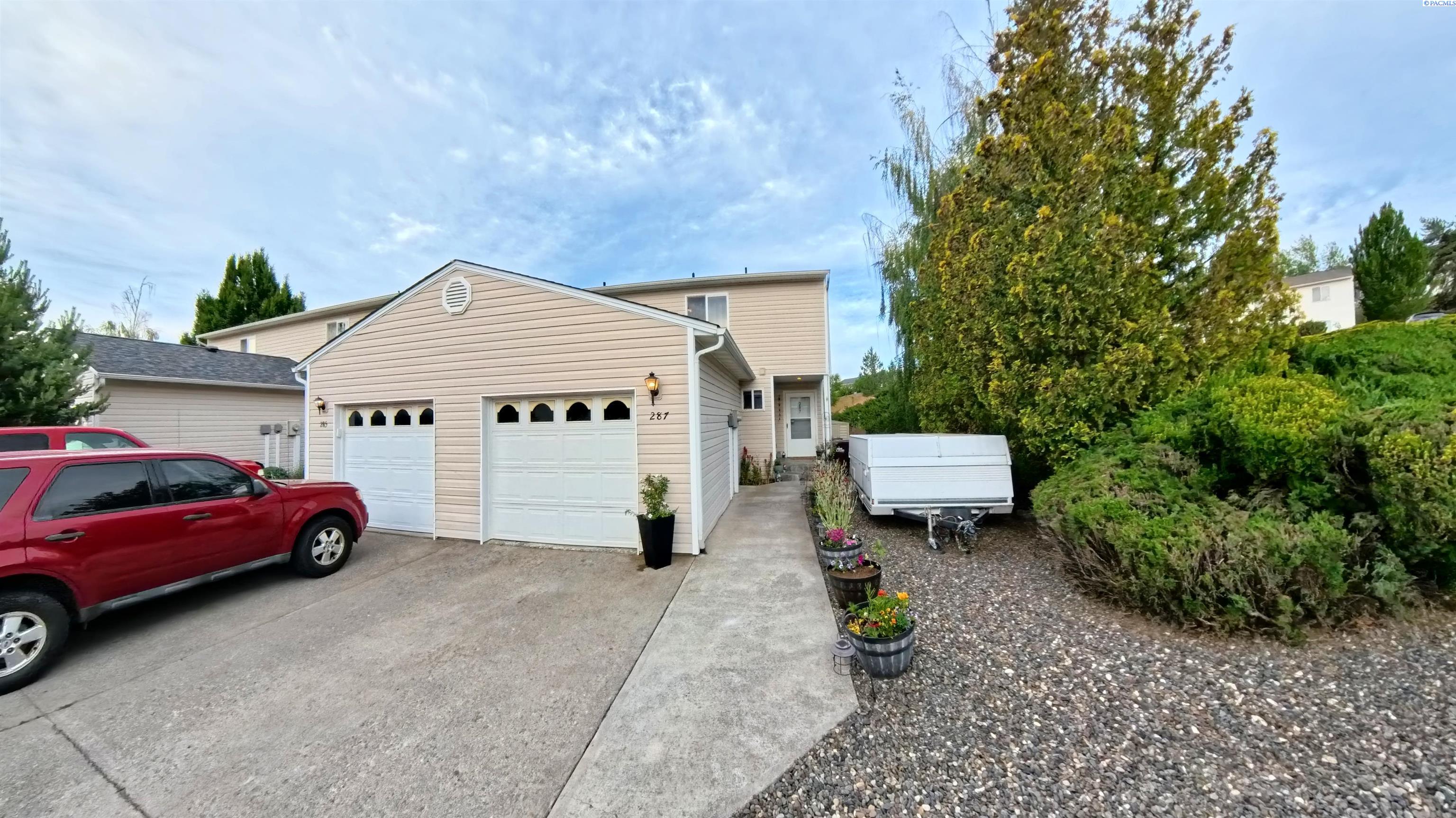 287 NW Clay Ct