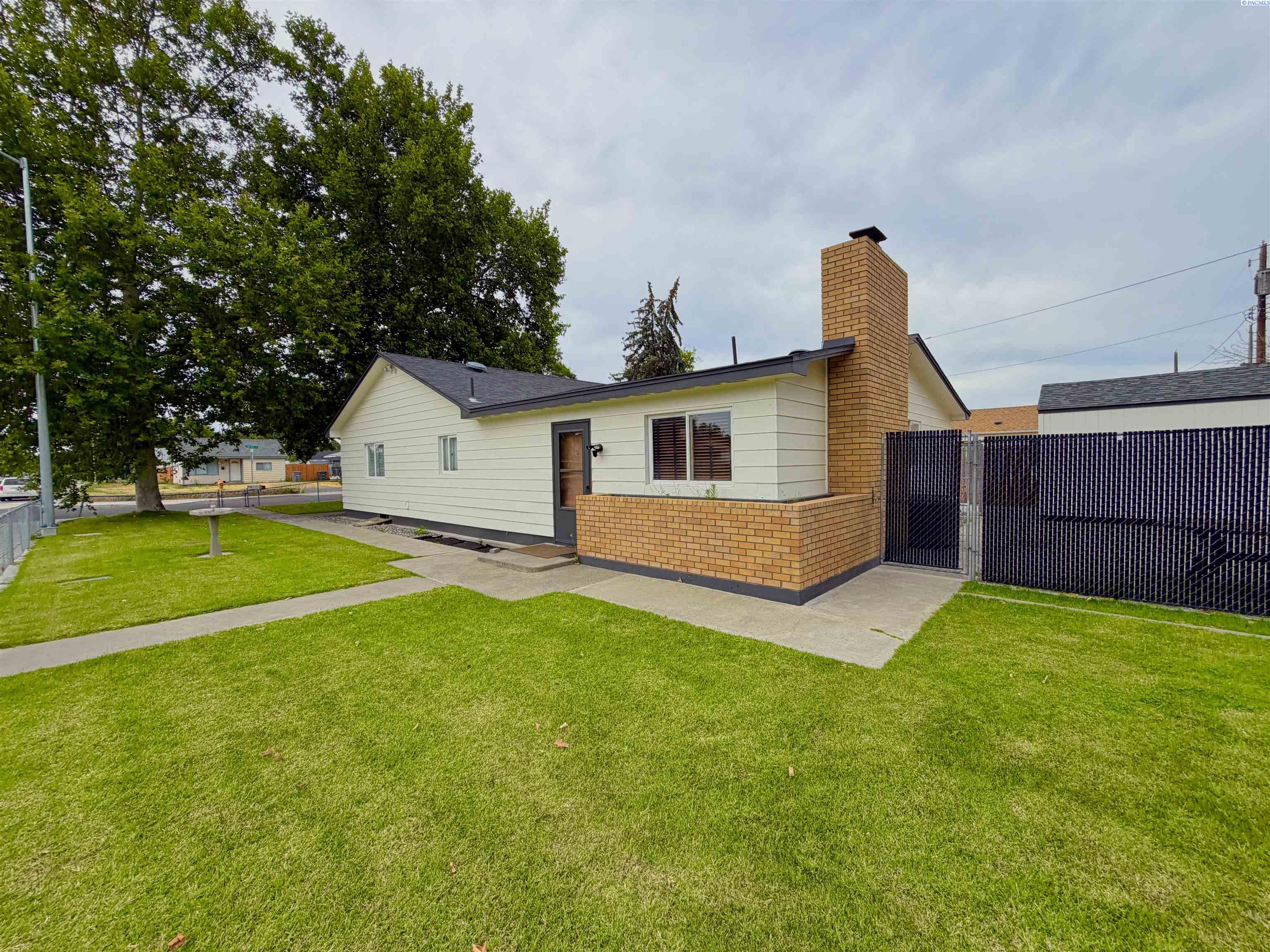 400 Sanford Ave