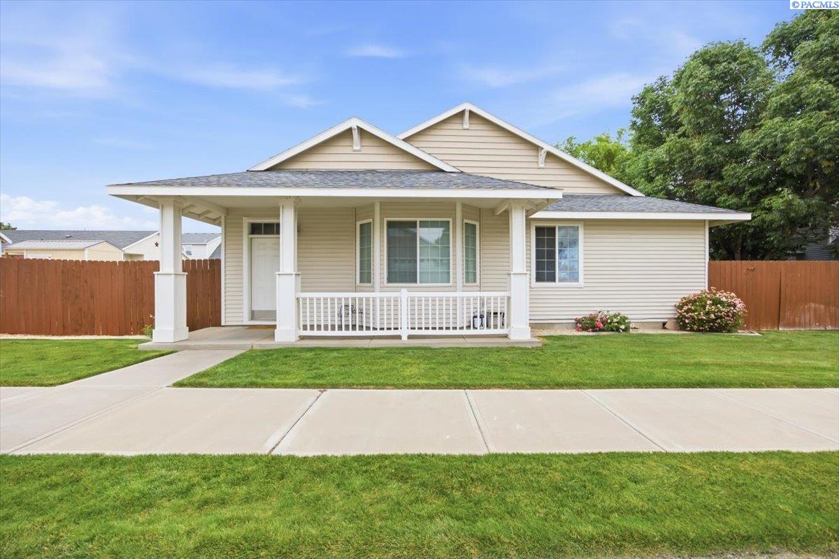 6211 Oriole Dr