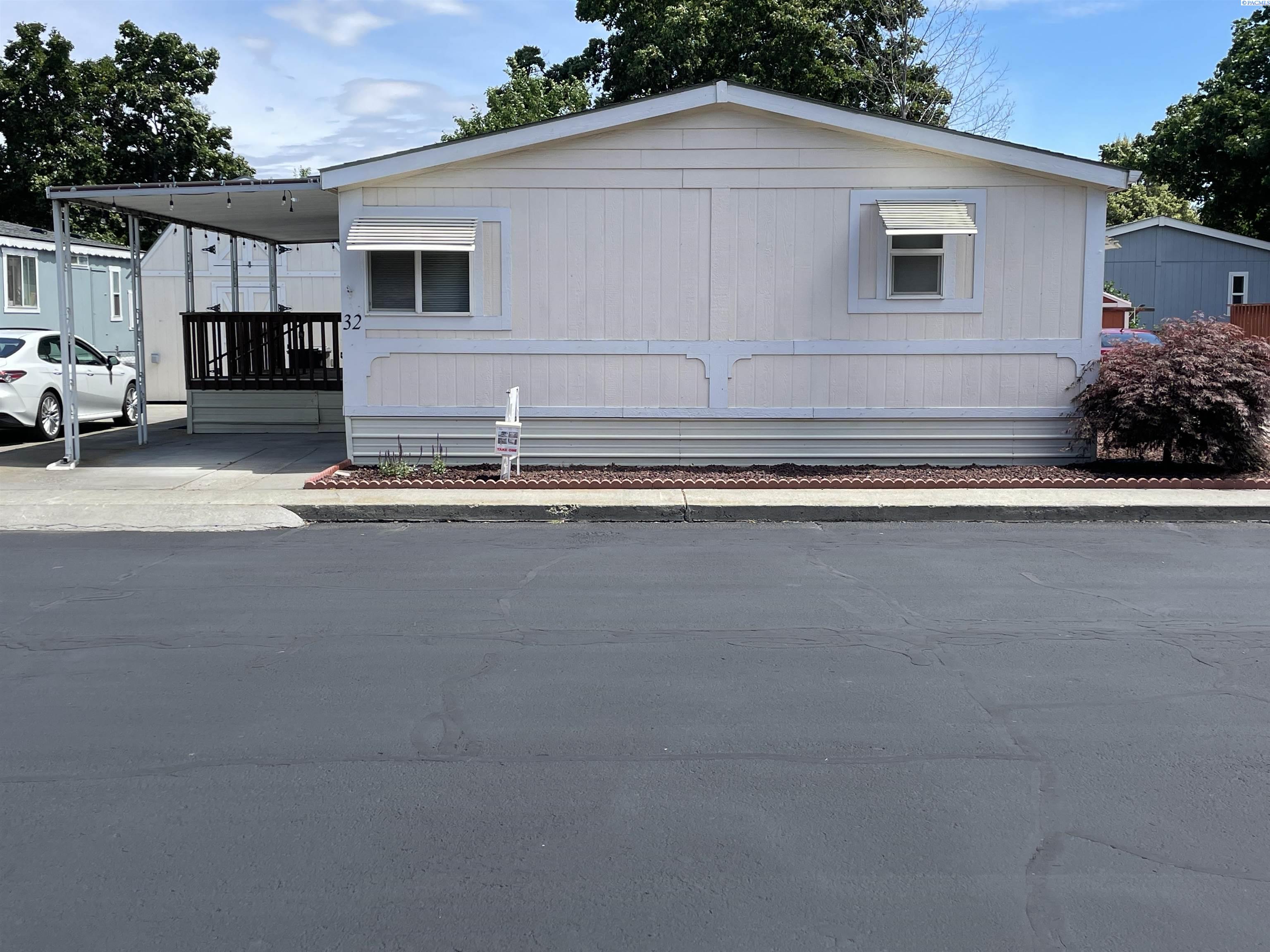 32 Apollo Blvd