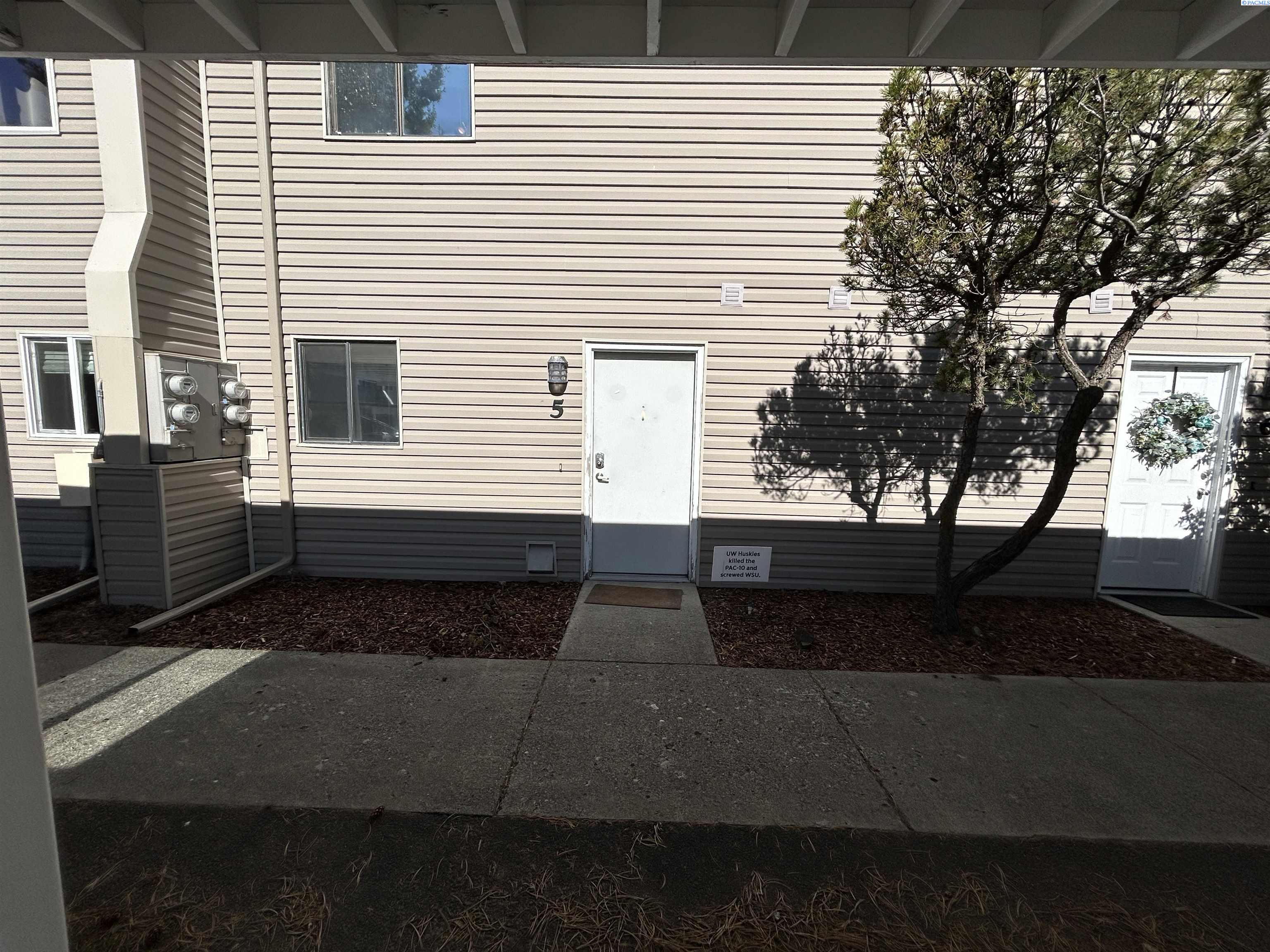 2005 NE Terre View Dr.